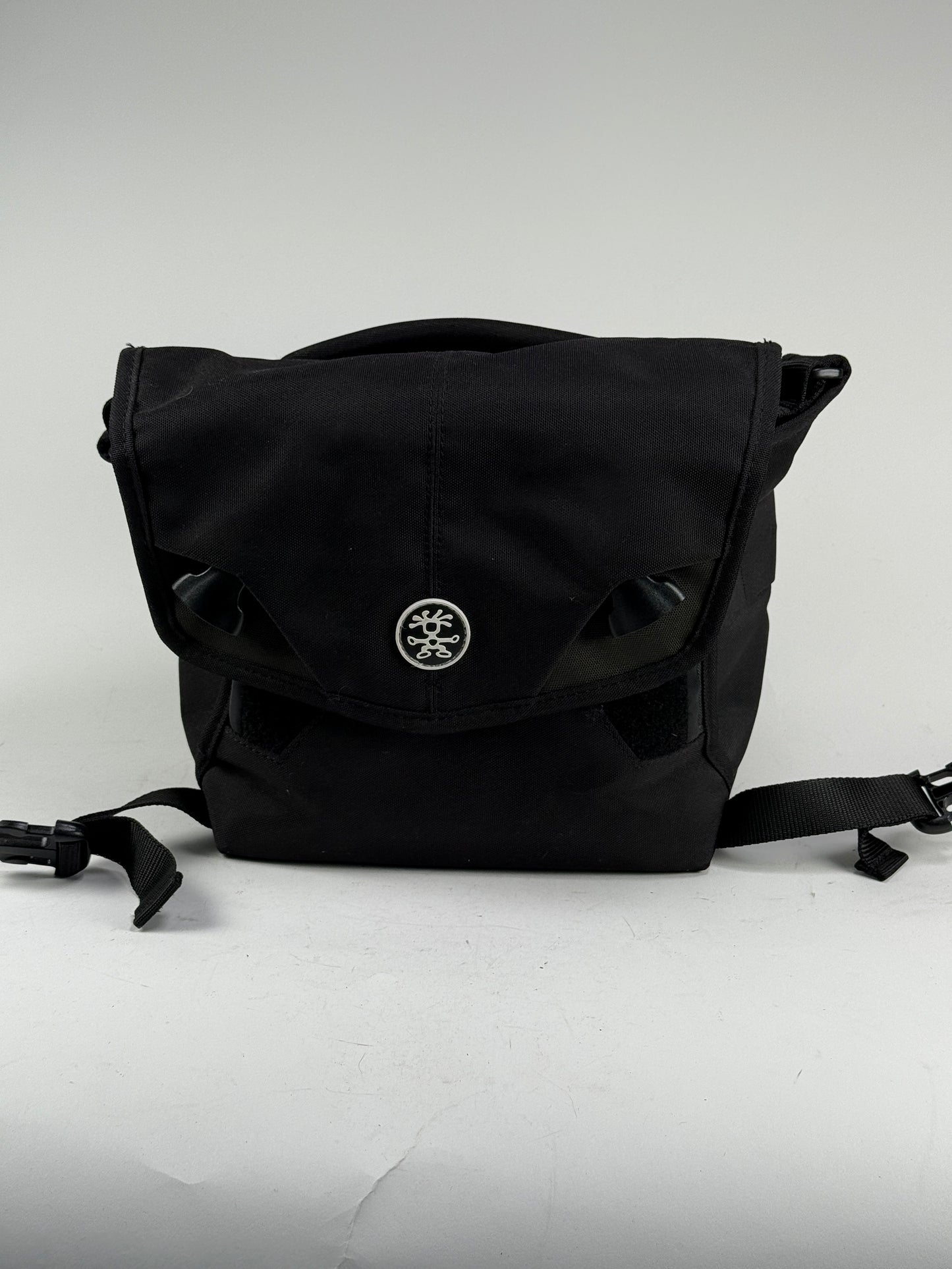 Crumpler “The five Million Dollar Home” Camera Shoulder Bag Black