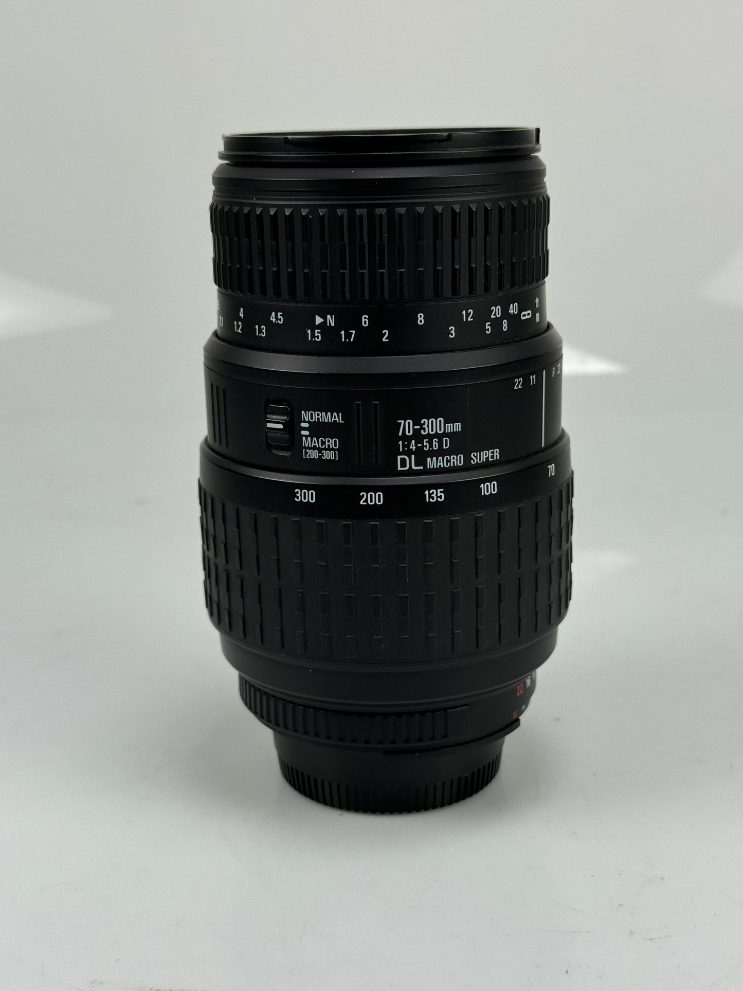 Sigma AF 70-300mm f4-5.6 DL Macro Super Nikon AF Lens
