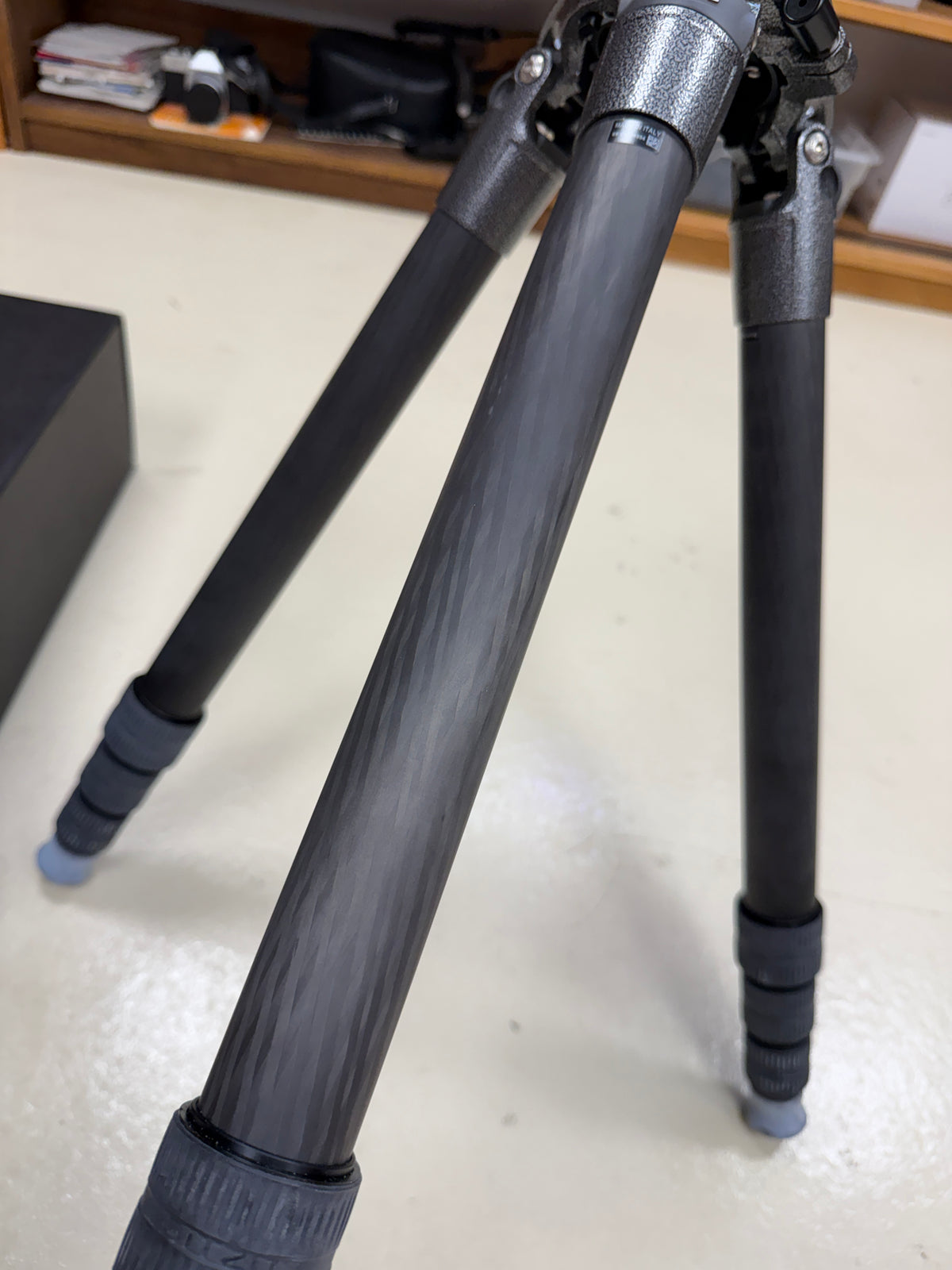 Gitzo GT5542LS Systematic series 5 6x systematic Carbon Fiber Tripod 4S Long 3-Section