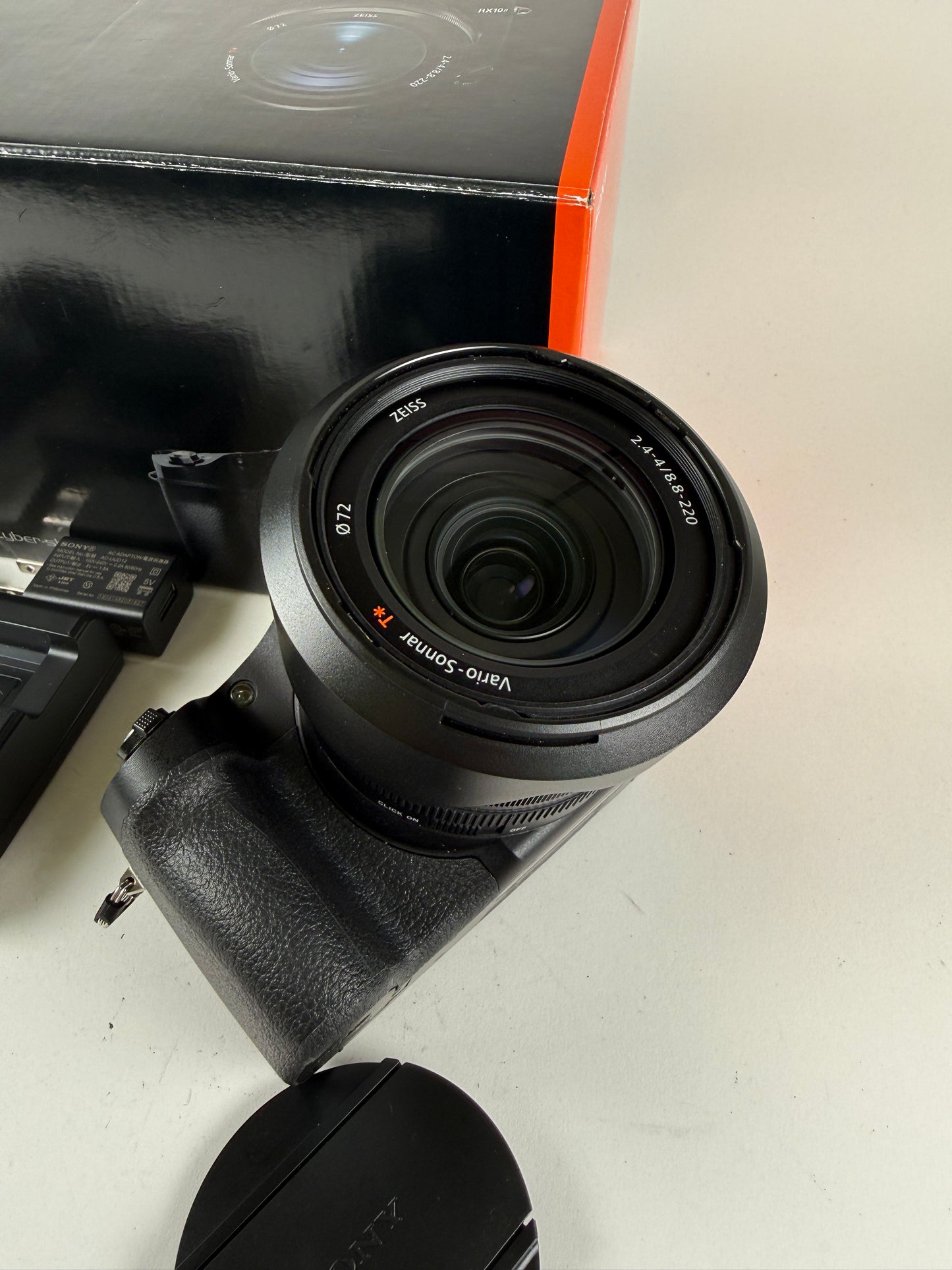 Sony Cyber-Shot DSC-RX10 IV 20.1MP Digital Camera w/25x MINT