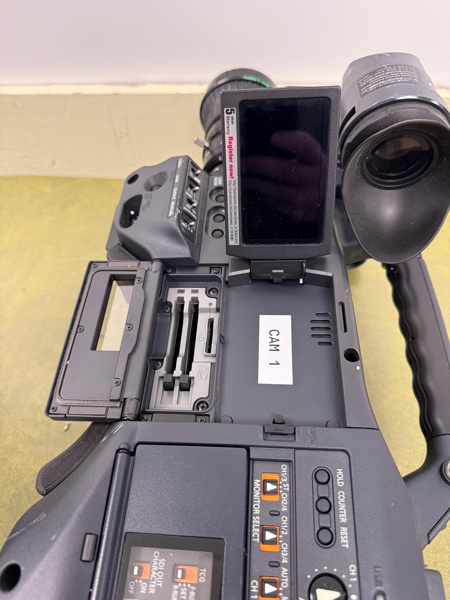 Panasonic AG-HPX370P P2 Camcorder with Fujinon T17X4.5BRM-L14 f1.6/5-77mm Lens