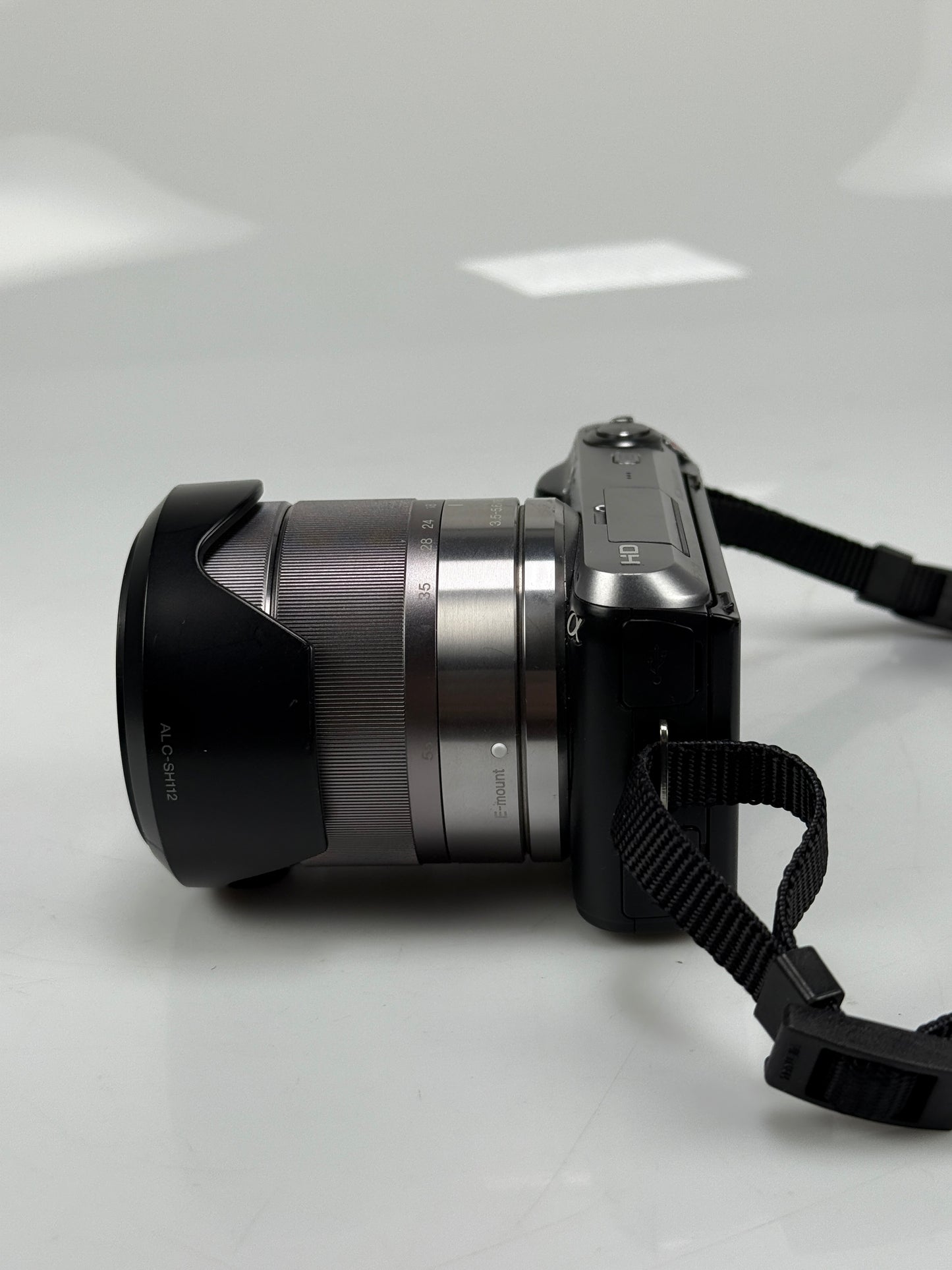 Sony Alpha NEX-C3 16.2 MP Mirrorless Digital Camera silver with 18-55mm lens kit