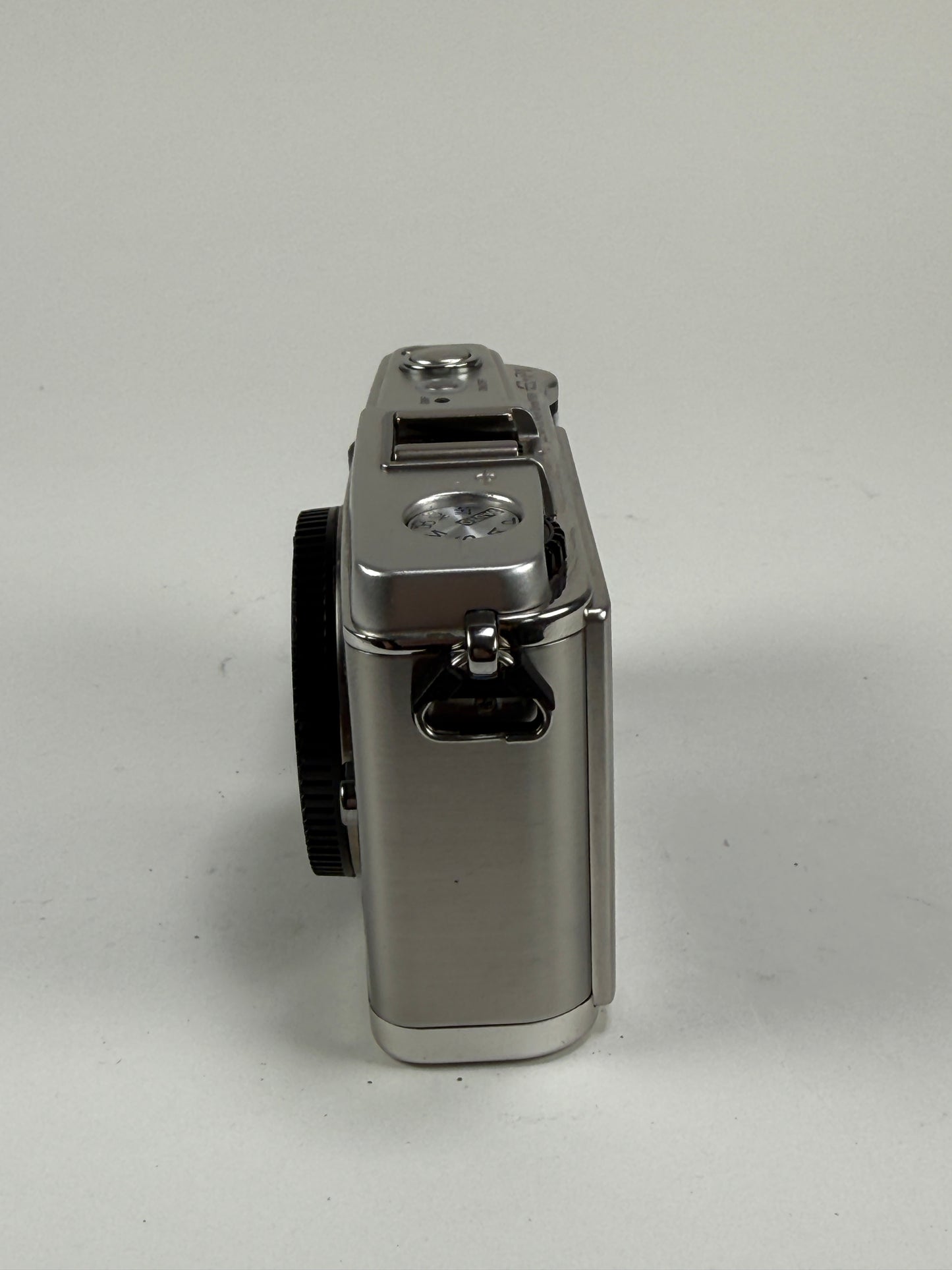 Olympus PEN E-P1 12.3MP Digital Camera - Silver (Body Only)