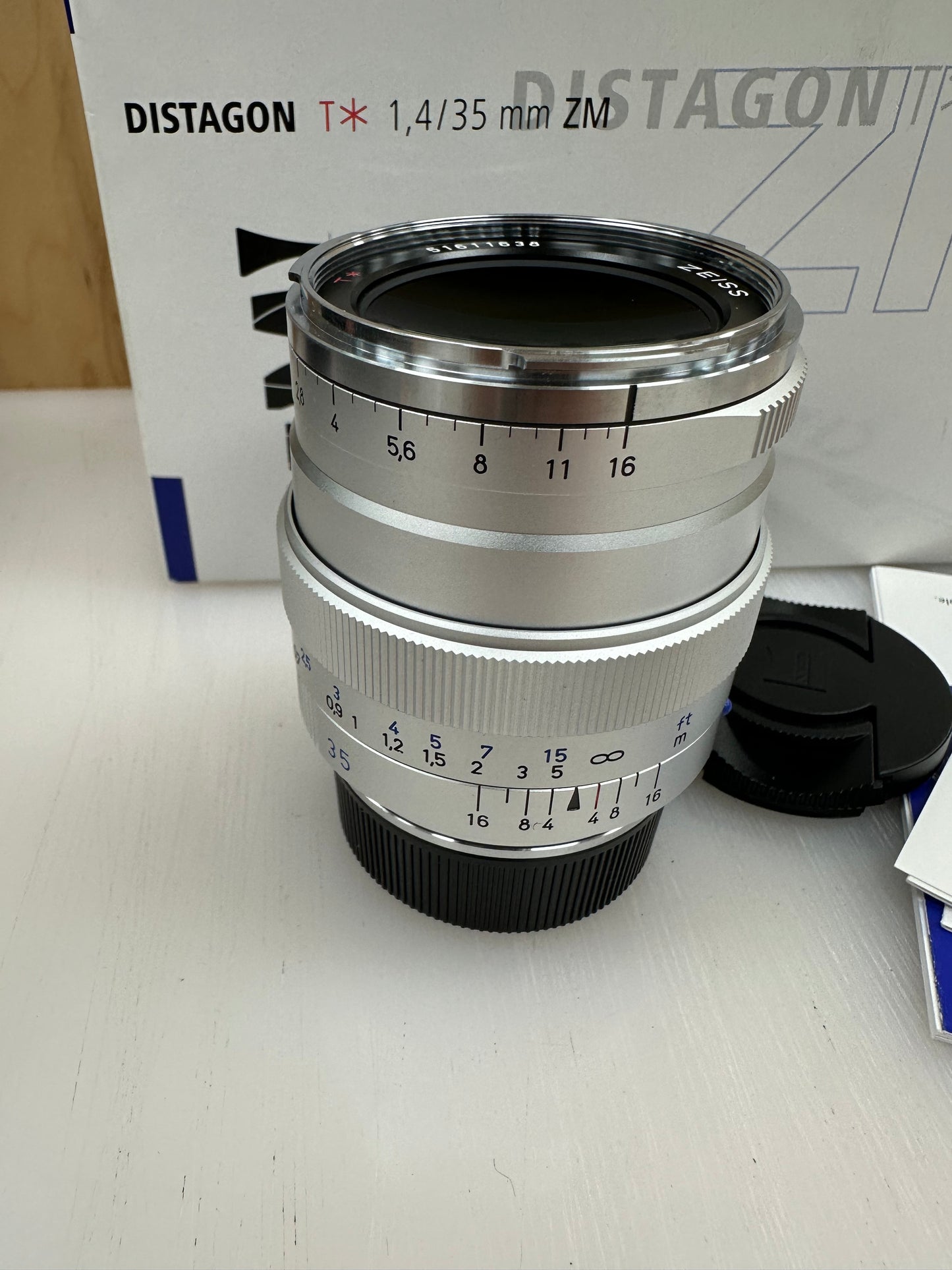 Carl Zeiss Distagon 35mm f1.4 ZM silver chrome for Leica M