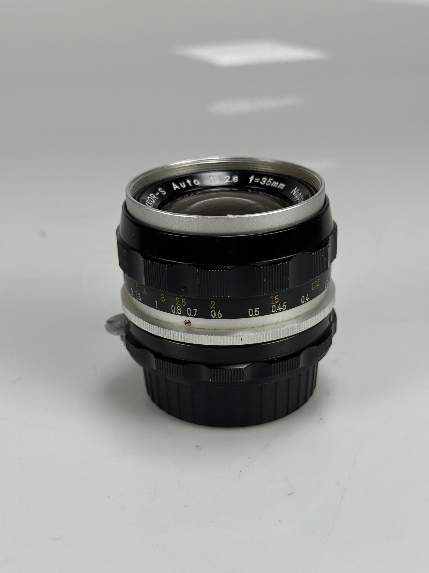 Nikon NIKKOR-S 35mm f2.8 non Ai MF Wide Angle Lens