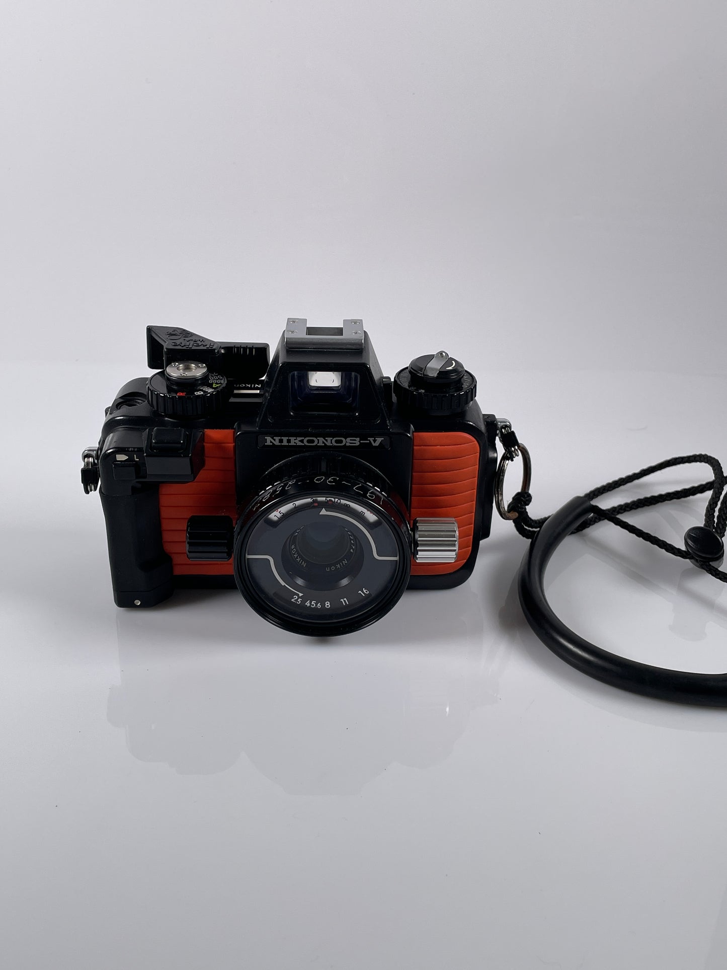 NIKON NIKONOS V Underwater Film Camera 35mm Orange kit with 35mm f2.5