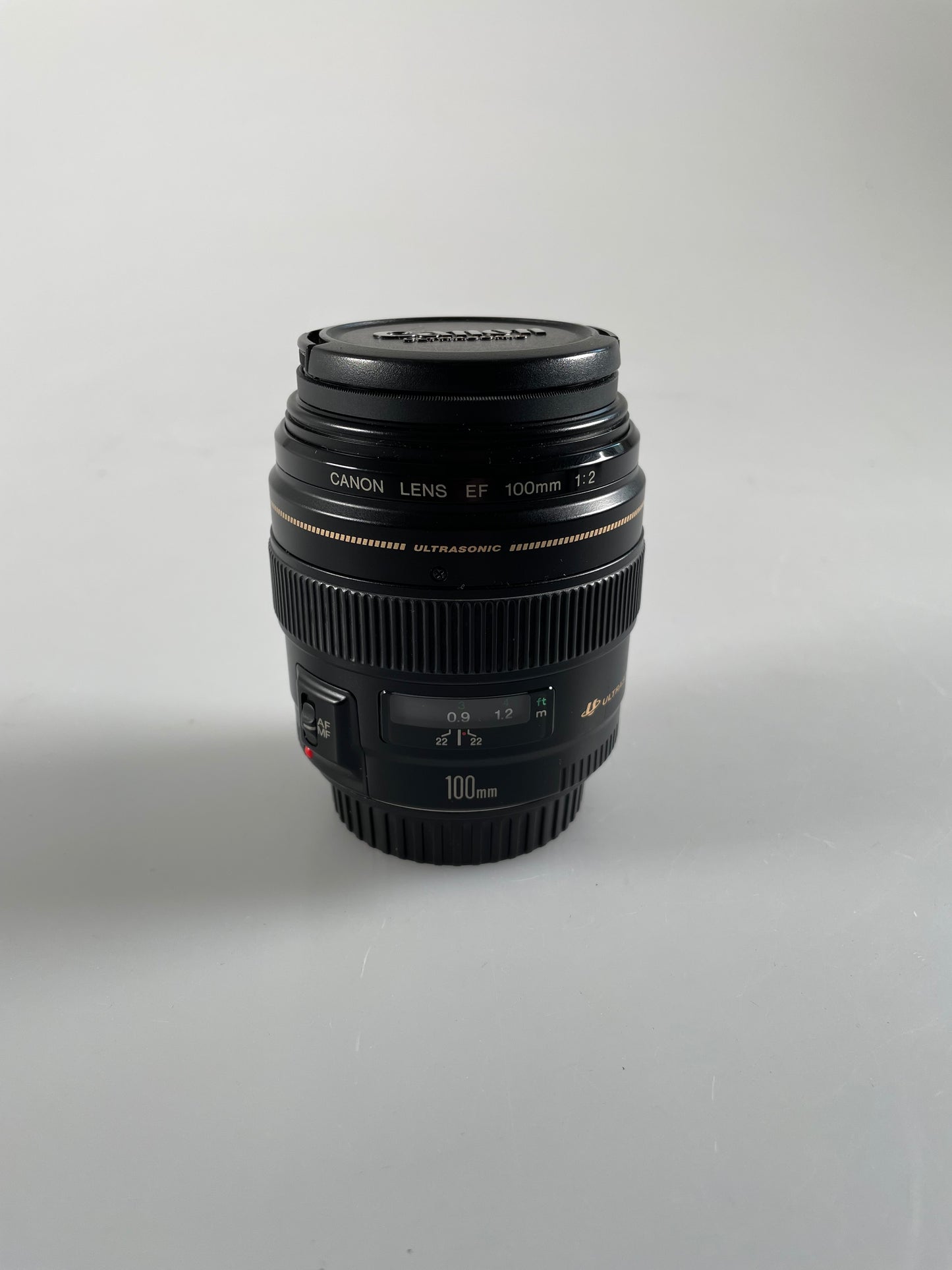 Canon EF 100mm f2 USM Lens