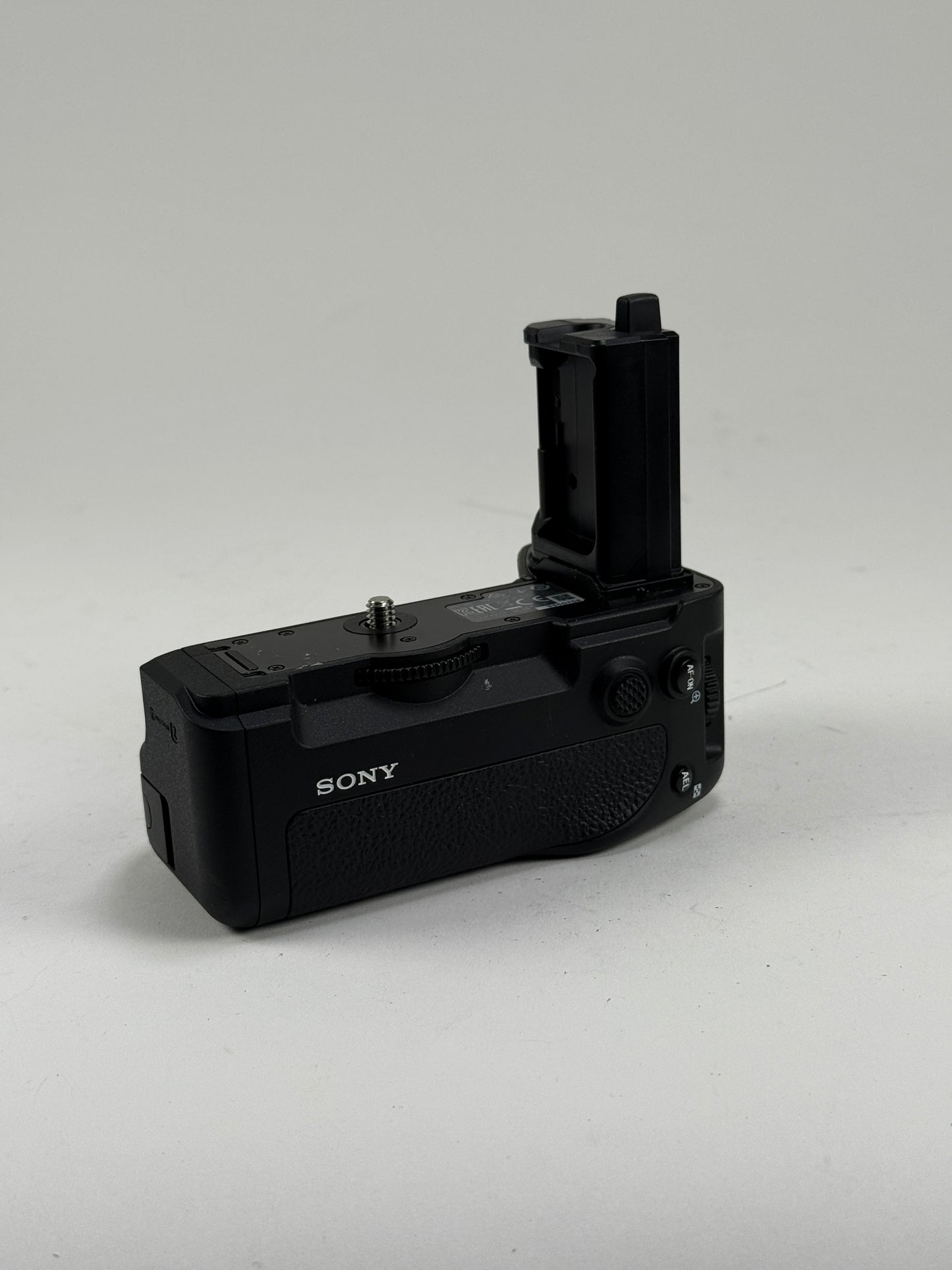 SONY VG-C4EM Vertical Grip (for a7R IV/a9 II Cameras)