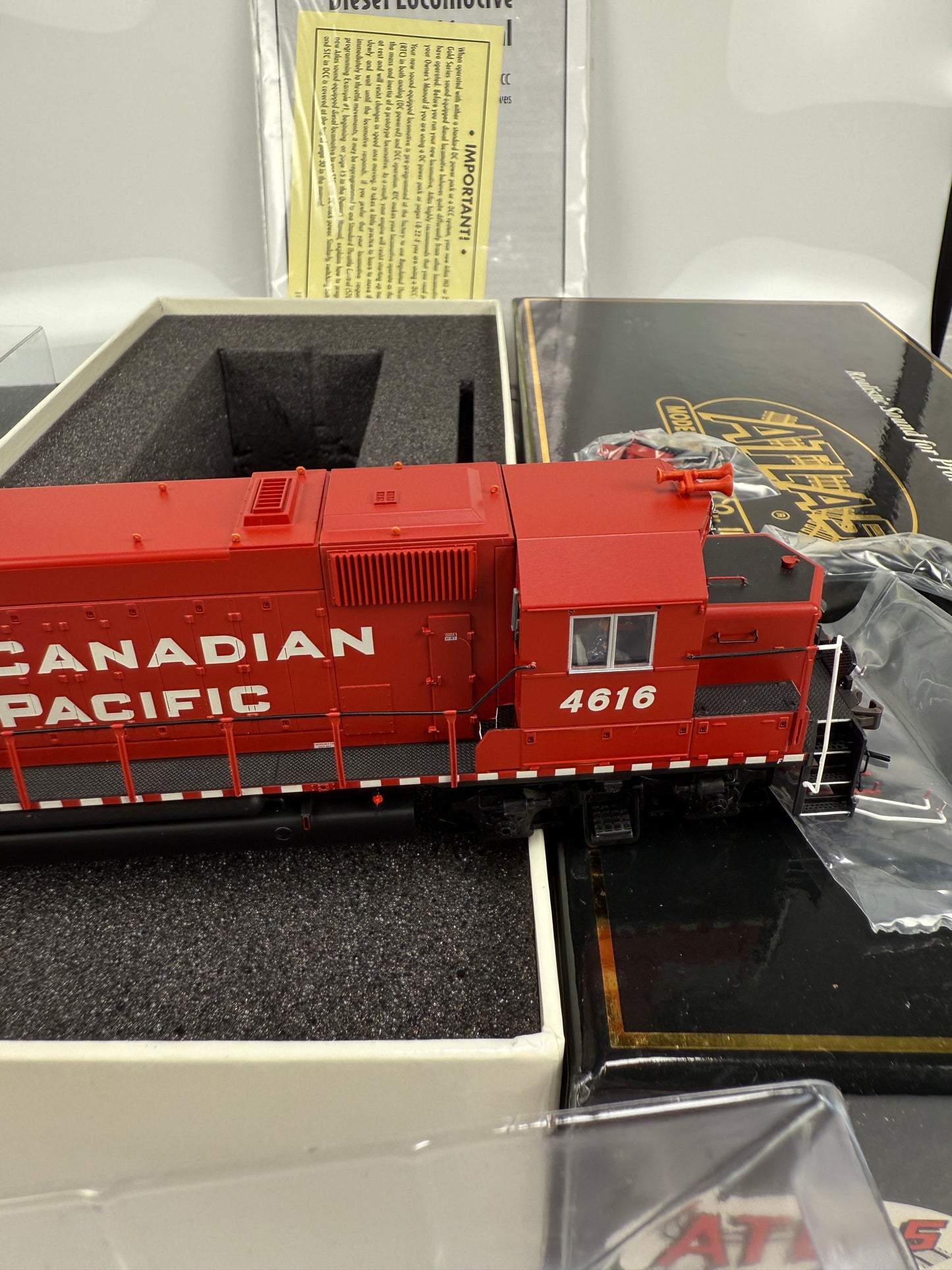 ATLAS master gold HO Canadian Pacific Beaver 4616 GP-40 low noise locomotive w/ DCC & Sound