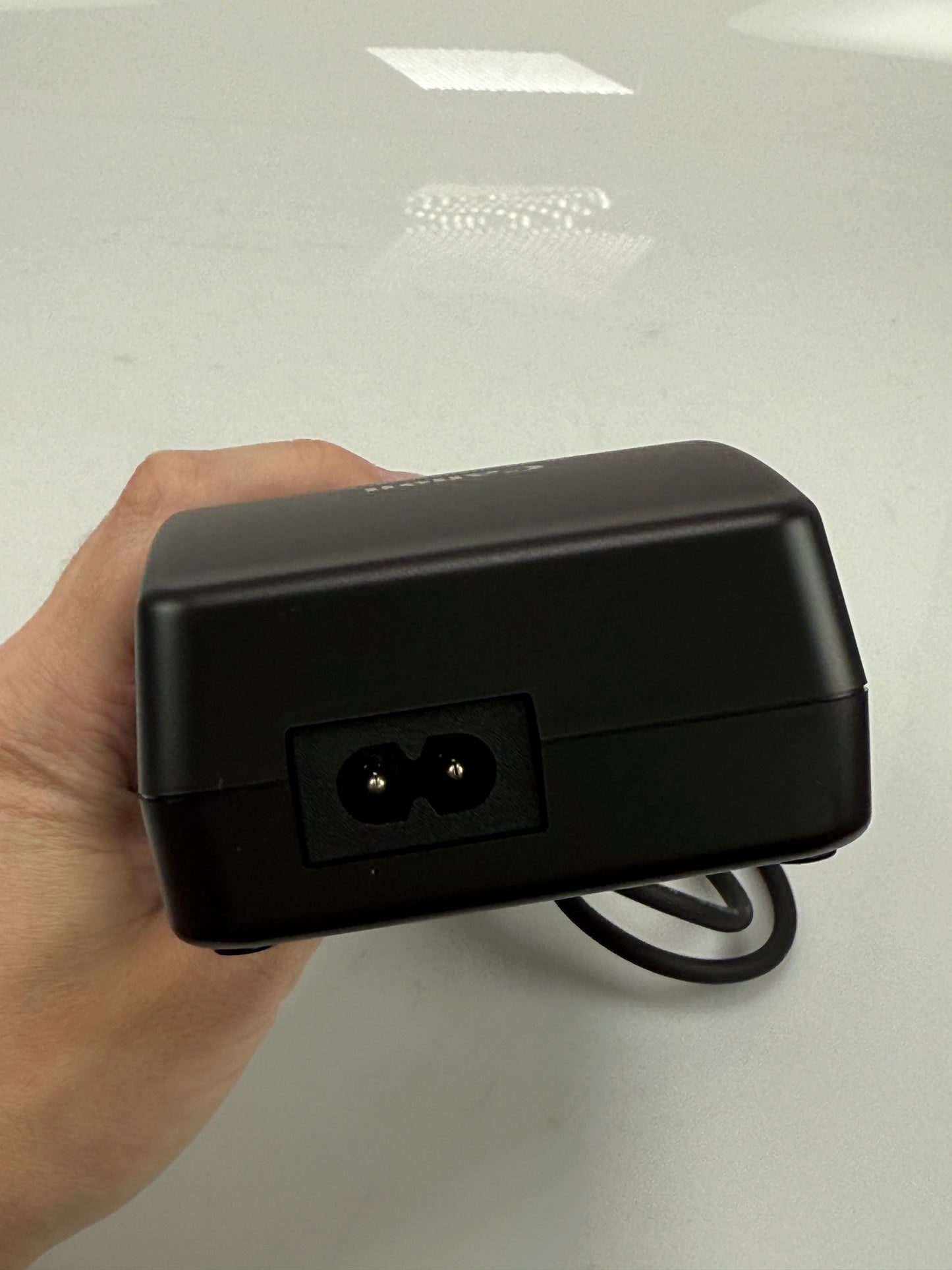 Canon Battery Charger NC-E2 for NP-E3 Battery  (1D/1DS/1D Mark II/1DS Mark II)