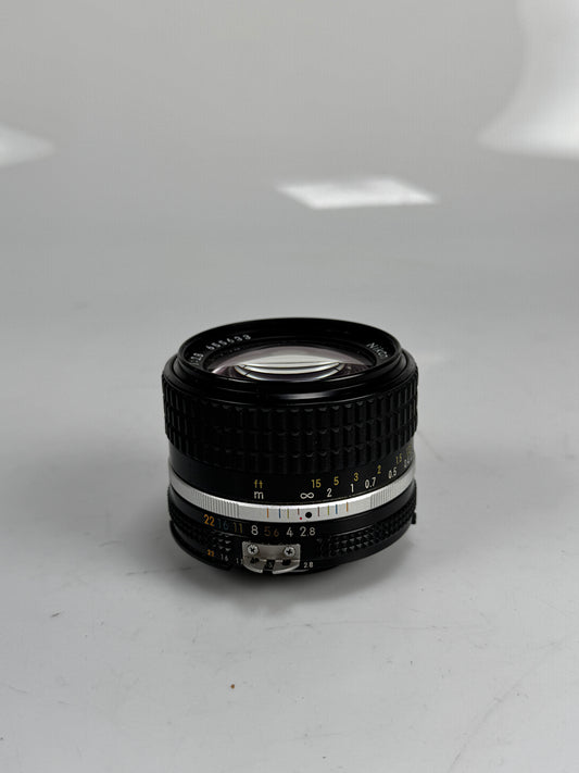 Nikon Ai-s ais Nikkor 28mm f2.8 Wide Angle MF Lens