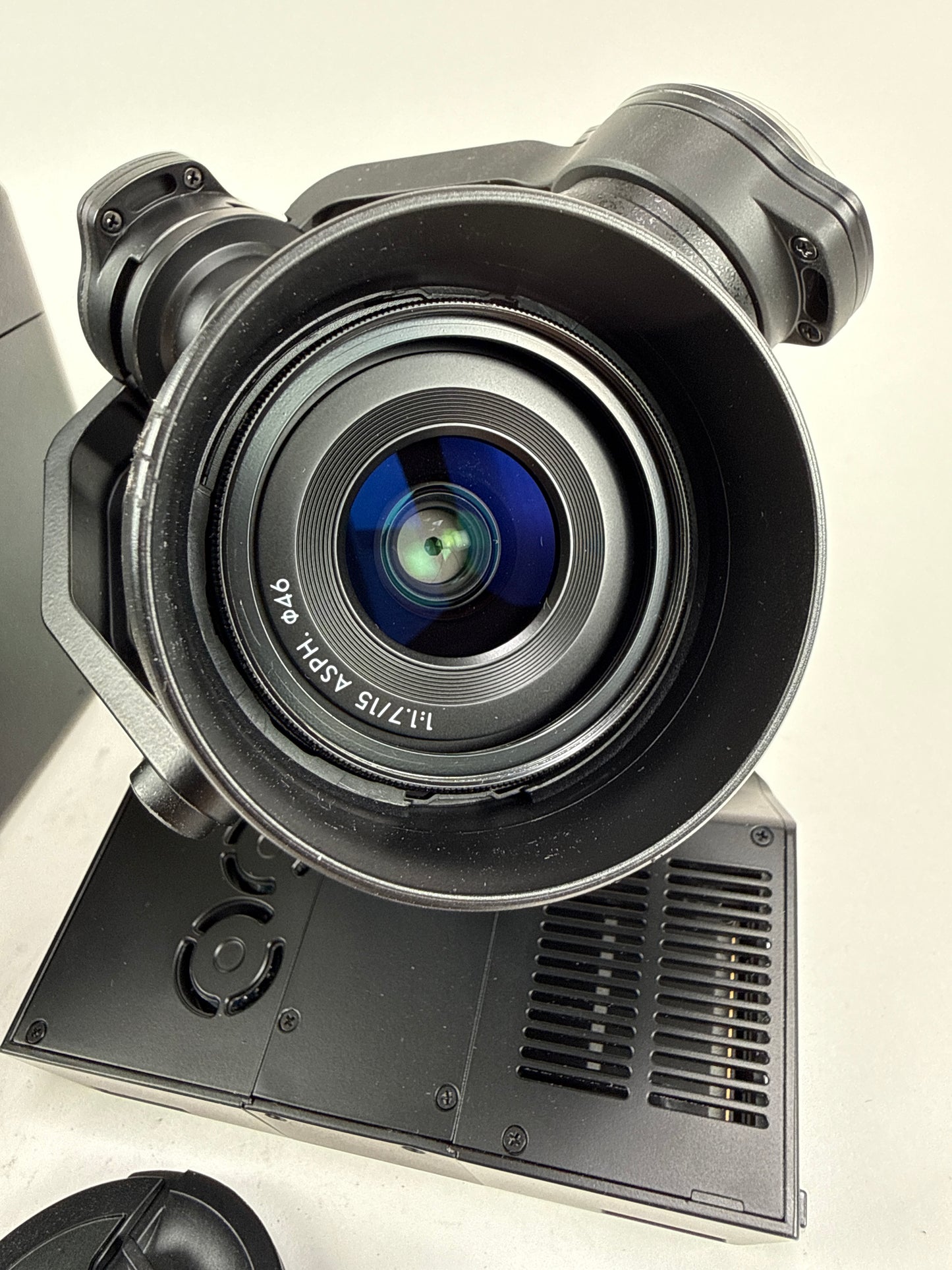 DJI Zenmuse X5R Camera and 3-Axis Gimbal w/ DJI 15mm f1.7 MFT ASPH Prime Lens