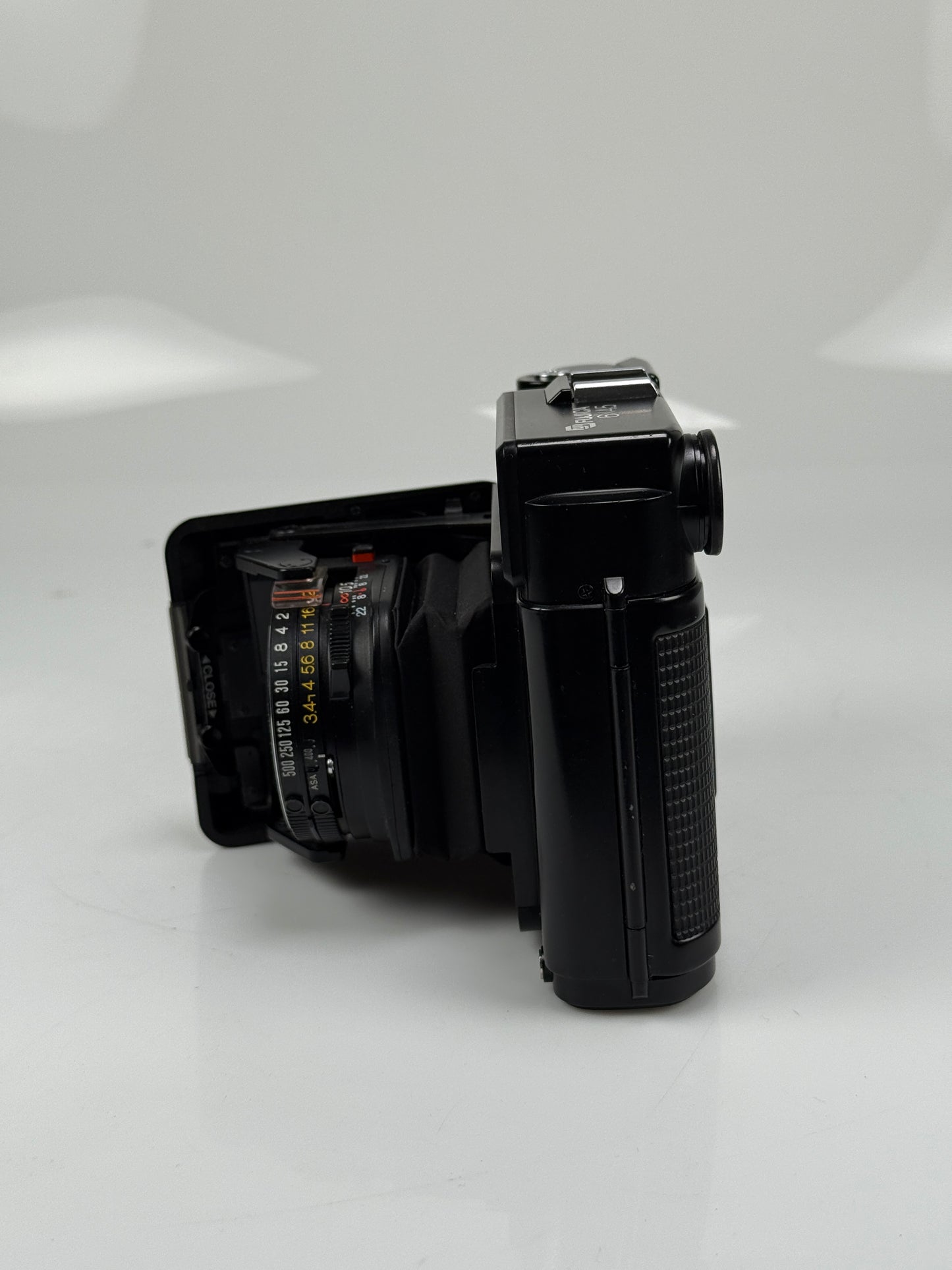 Fuji Fujica GS645 Pro 6x4.5 Camera 75mm f3.4 Lens