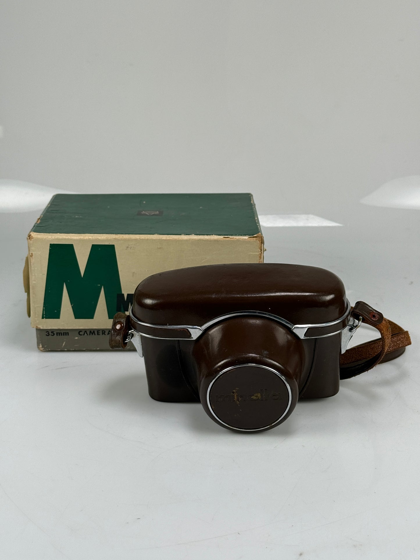 Minolta V2 Rangefinder 35mm Film Camera w/ 45mm F2 Lens