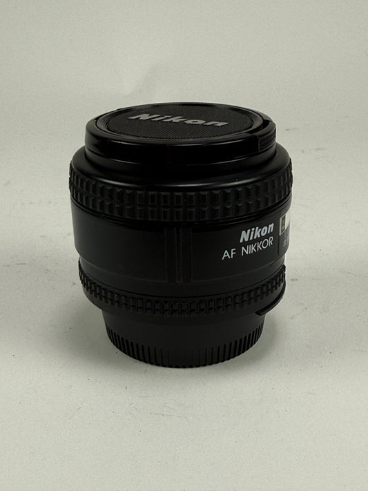 Nikon AF Nikkor 28mm f2.8 D Wide Angle Prime Lens