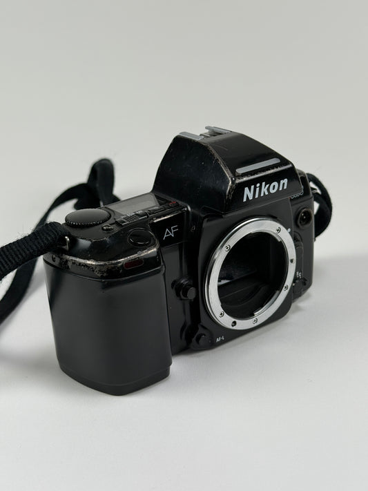 Nikon N8008 AF SLR 35mm Film Camera Body
