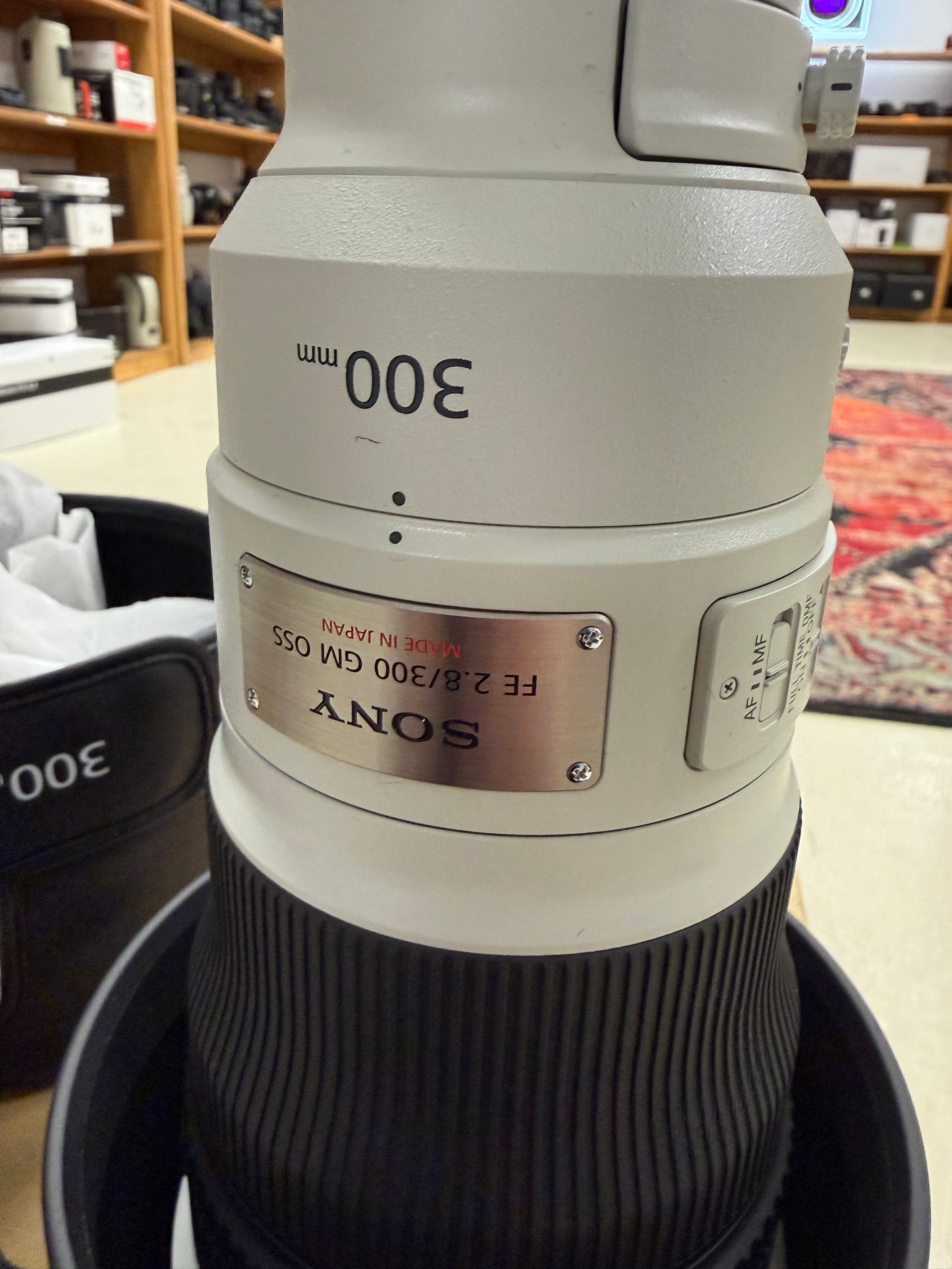 Sony FE 300mm F2.8 GM OSS Full-frame Telephoto Prime G Master Lens