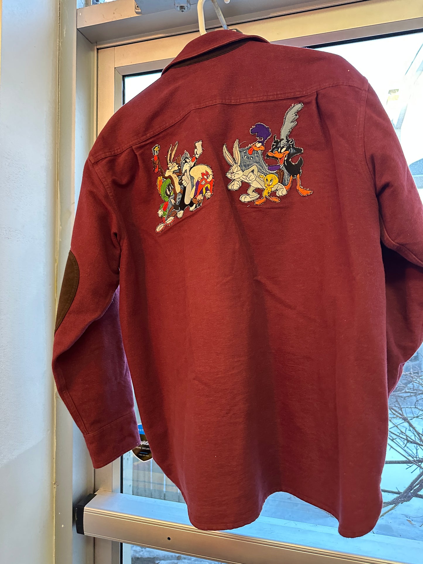 Vintage Dick Idol Large red shirt with looney tunes patches