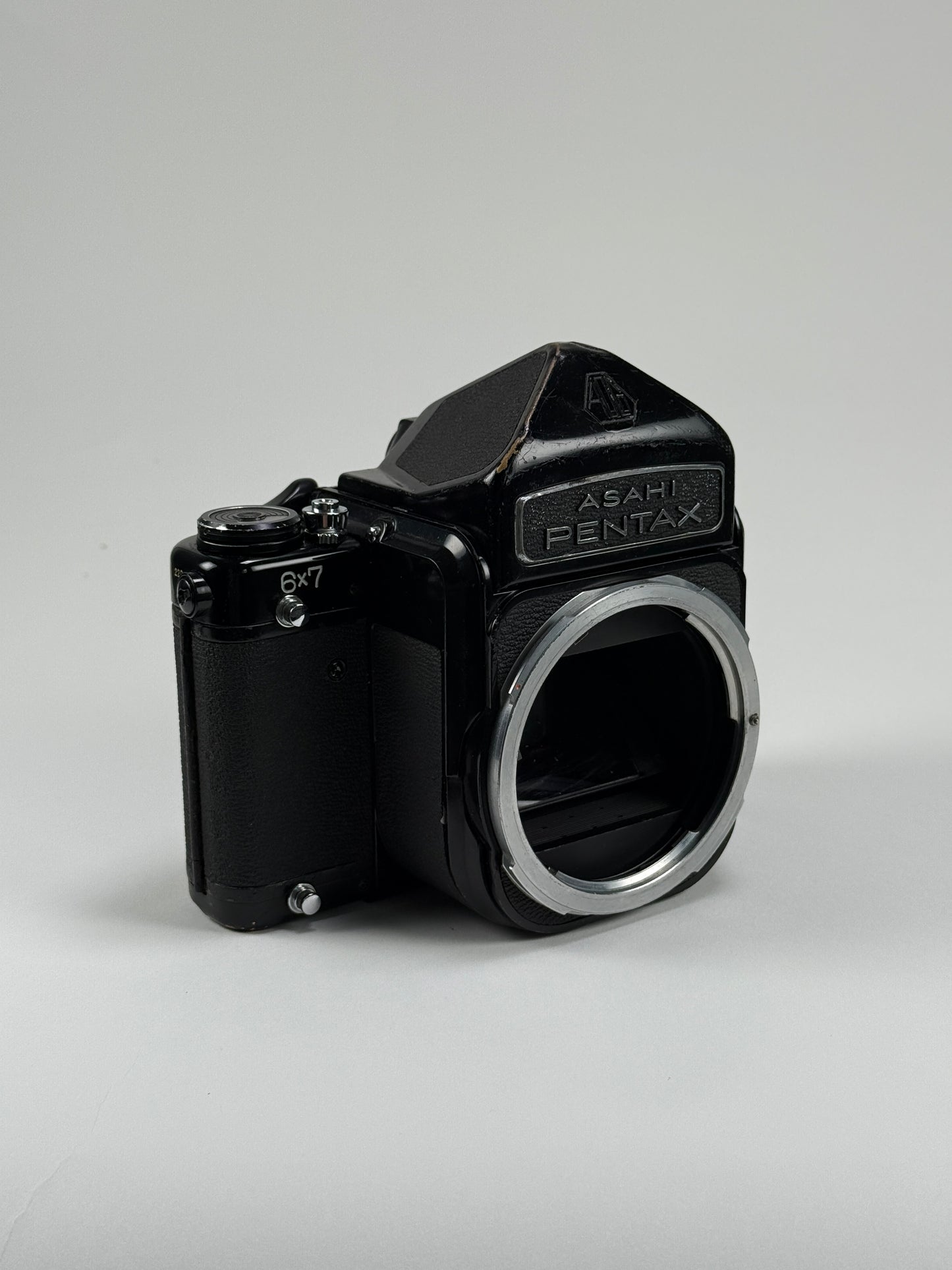 Pentax 67 6x7 medium format film camera Body with prism