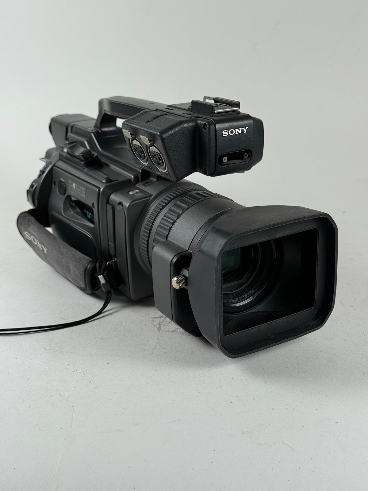 Sony DSR-PD150 Professional 3CCD / DVCAM Mini DV Camcorder