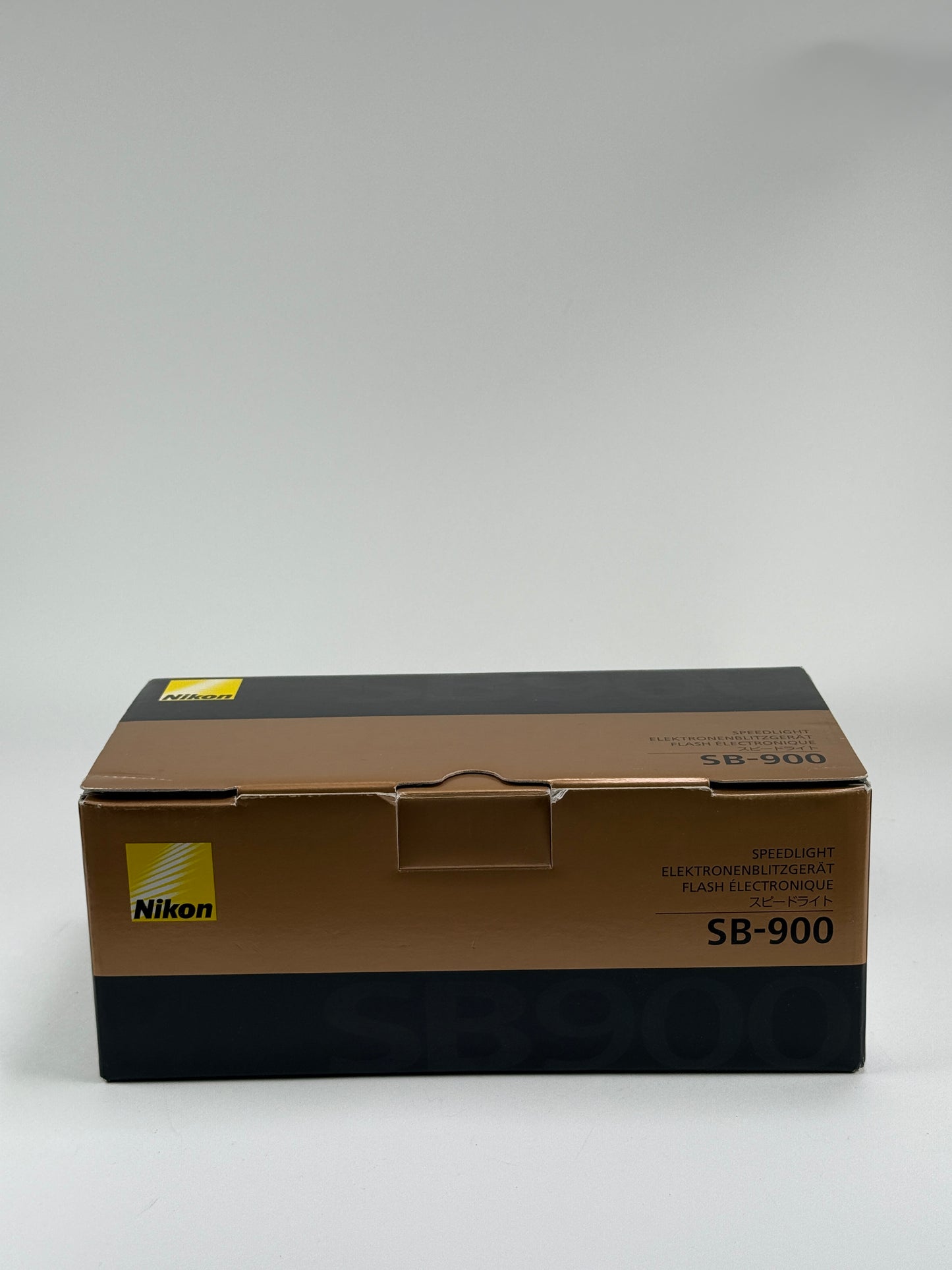 Nikon Speedlight SB-900 Shoe Mount Flash