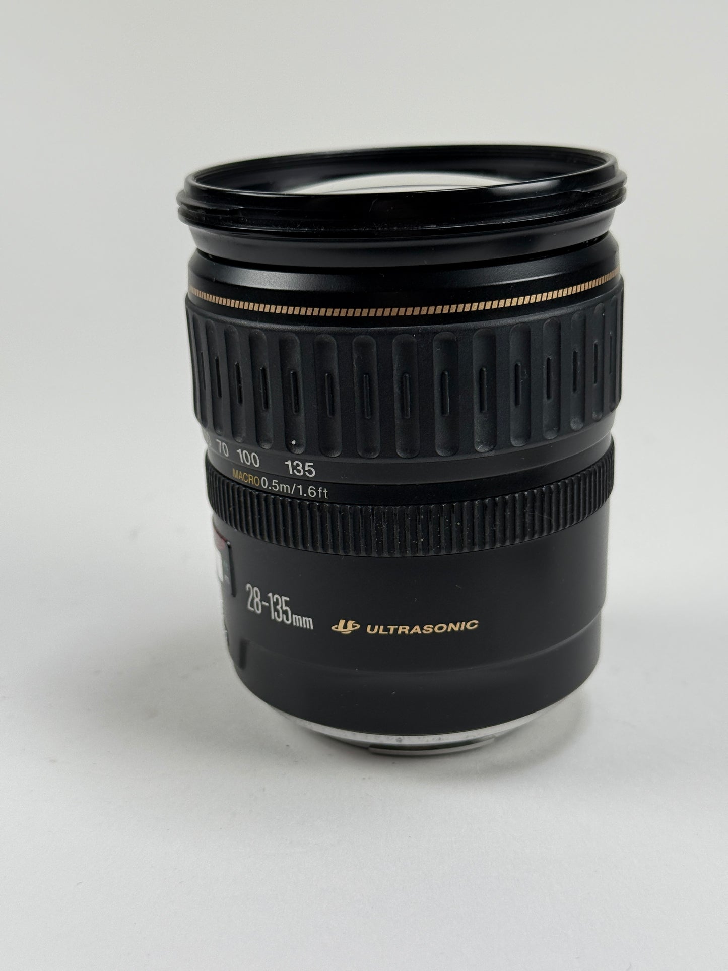 Canon EF 28-135mm f3.5-5.6 IS USM lens