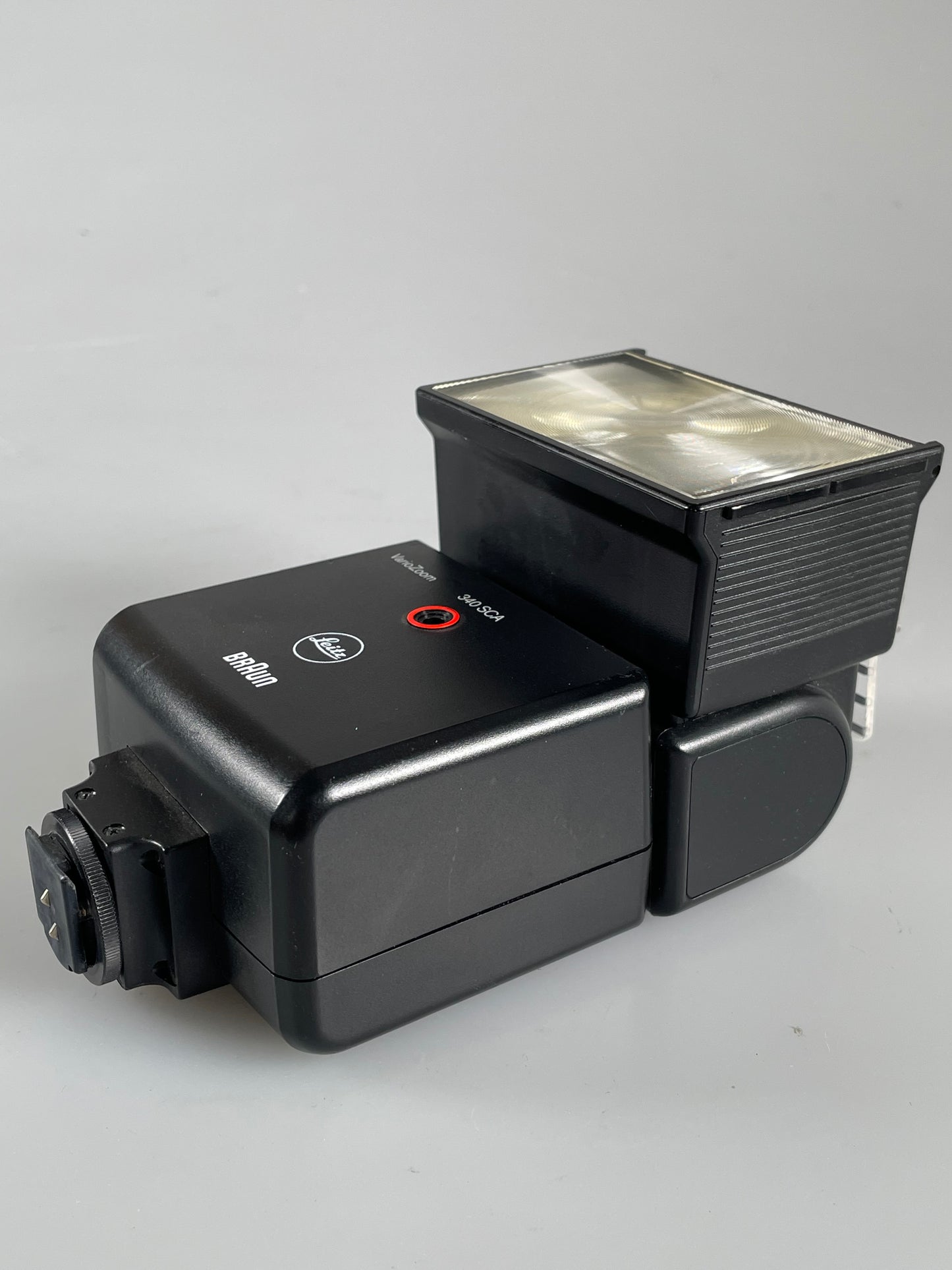 Braun 340 SCA VarioZoom flash for Leica