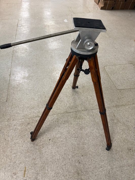 Reis wooden tripod with tilt head model 100 RARE vintage