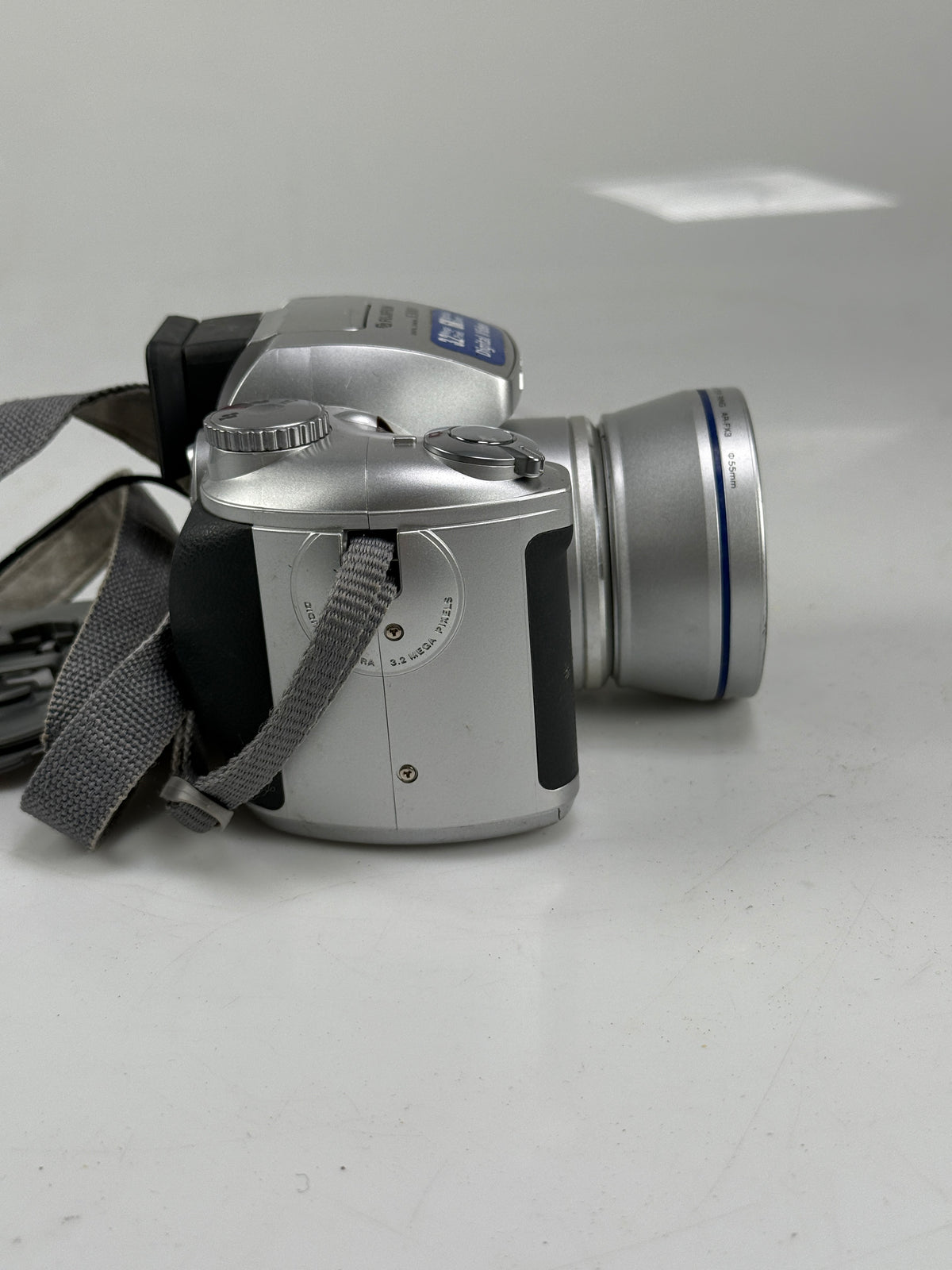 Fuji Fujifilm FinePix S3000 6x Camera Digital Camera 3.2MP