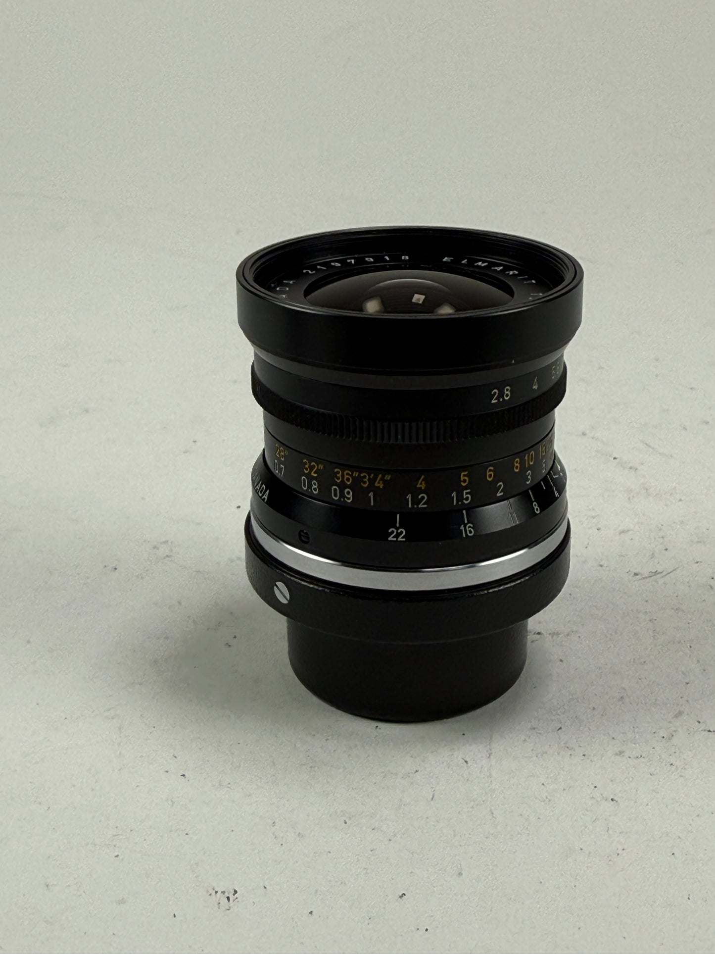 Leica 28mm f2.8 Elmarit V1 9 Element Lens Infinity Lock w/ caps