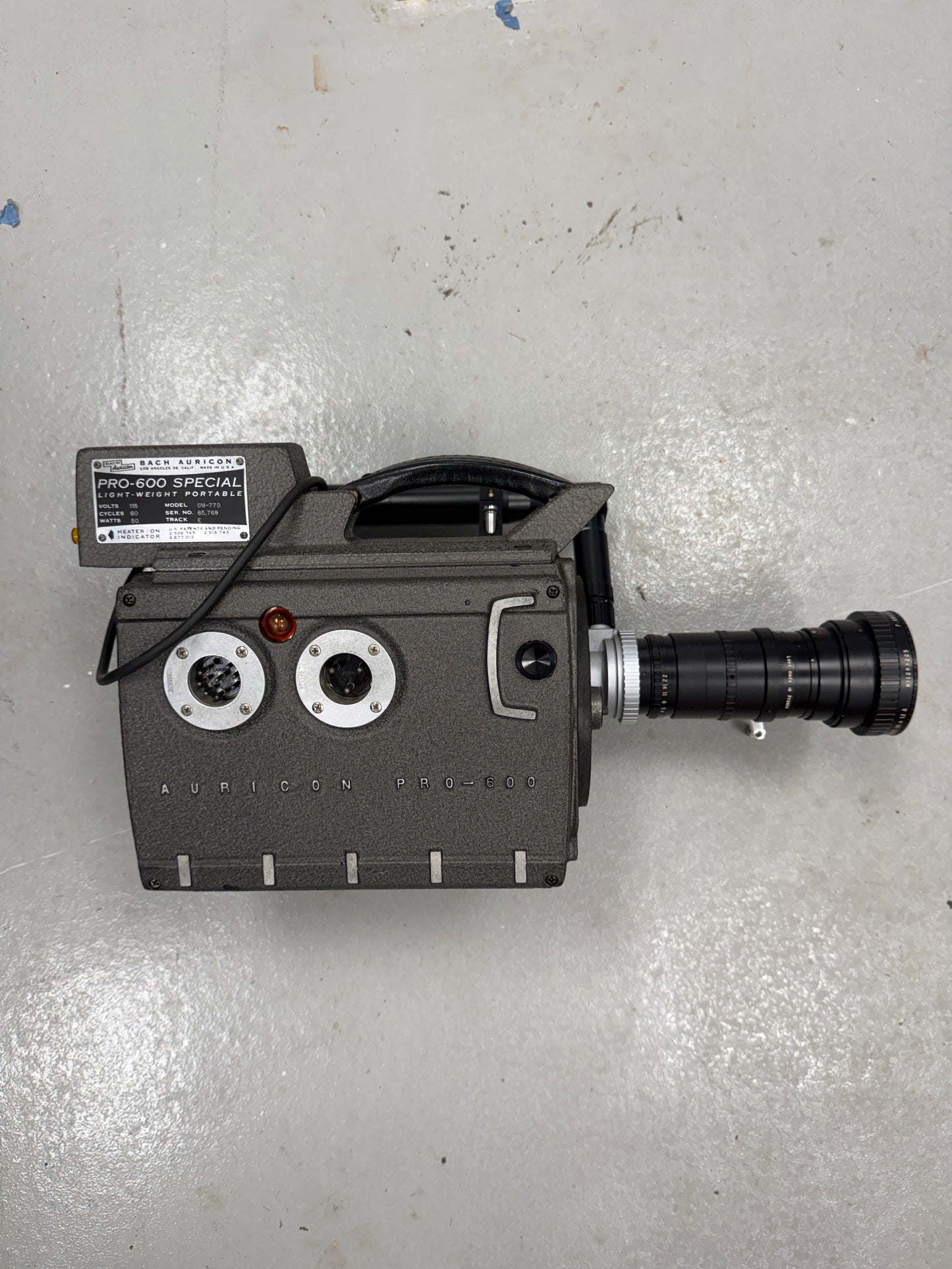 BACH Auricon Pro-600 16mm Cinema Sound Camera w/ angenieux 12-120mm lens