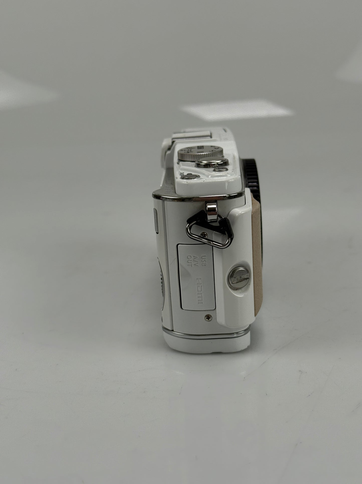 Olympus PEN E-P3 12.3MP Digital Mirrorless Camera - White (Body Only)