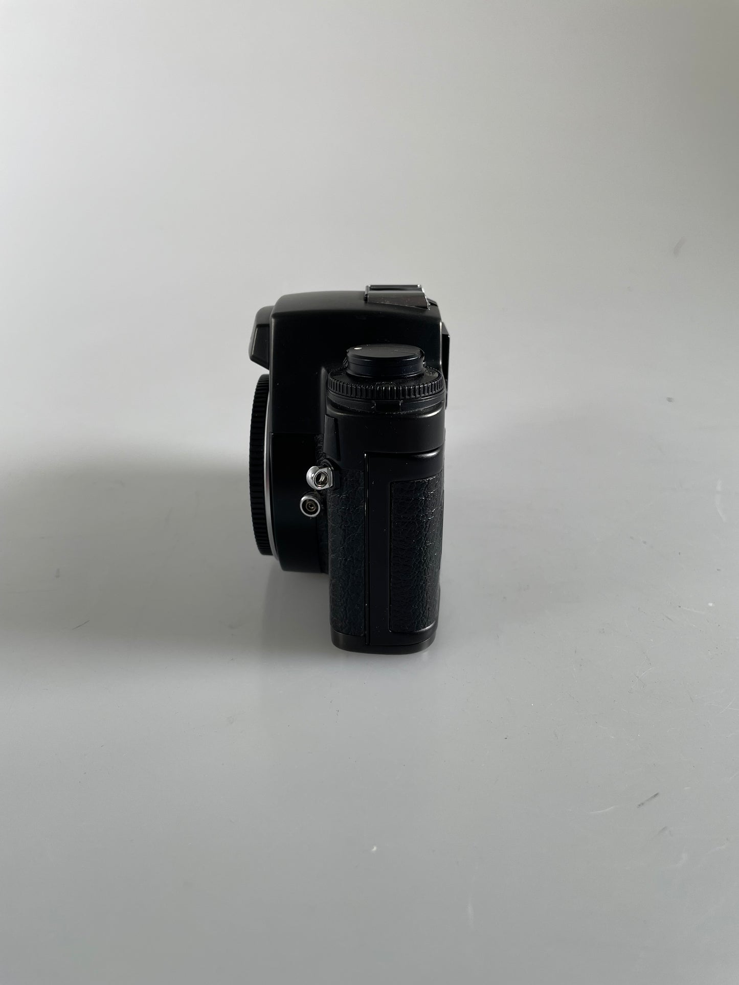 Leica R4s 35mm SLR Film Camera Body R Mount