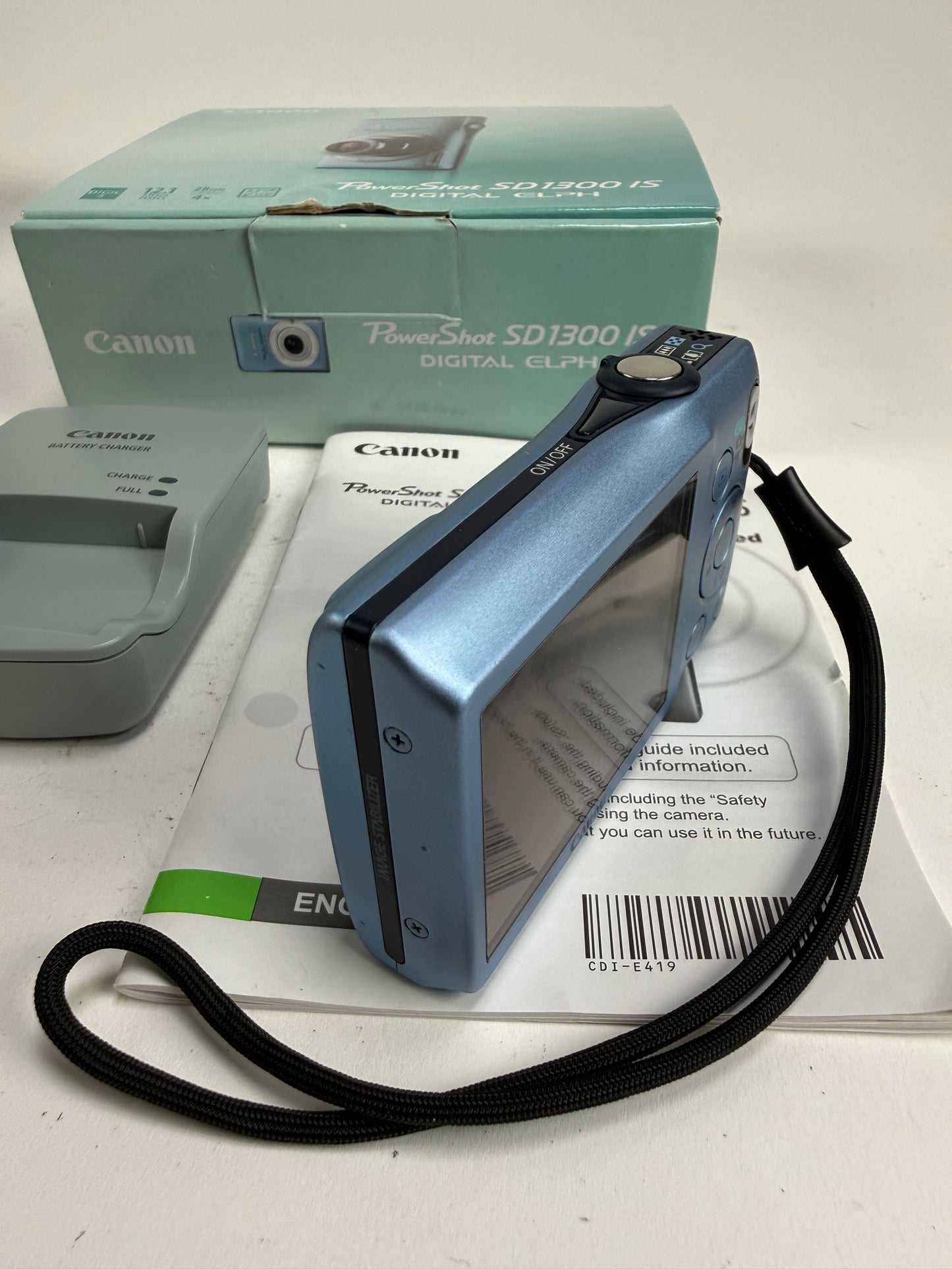 Canon PowerShot SD1300 IS Digital ELPH 12.1 MP Blue