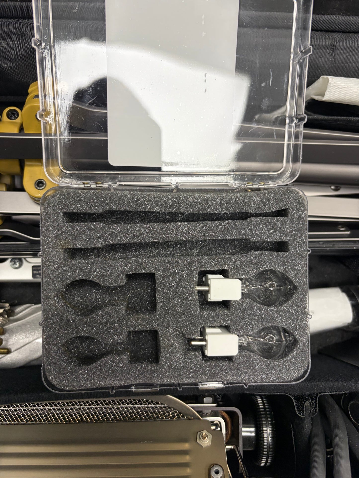 Lowel light kit w/ Tota Omni, Pro, LC44, Tota, light stands, case, etc
