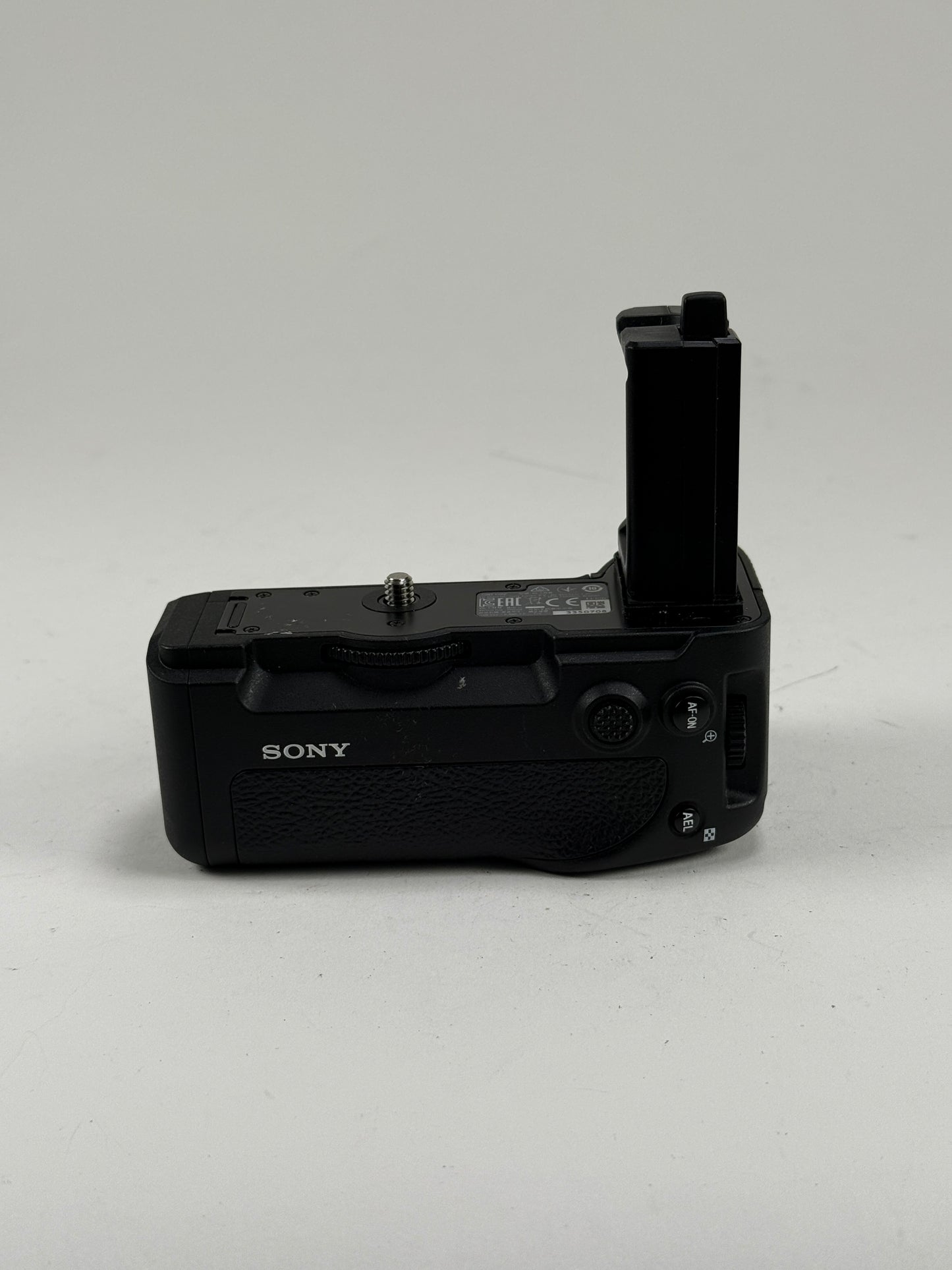 SONY VG-C4EM Vertical Grip (for a7R IV/a9 II Cameras)