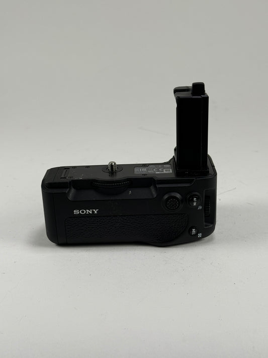 SONY VG-C4EM Vertical Grip (for a7R IV/a9 II Cameras)