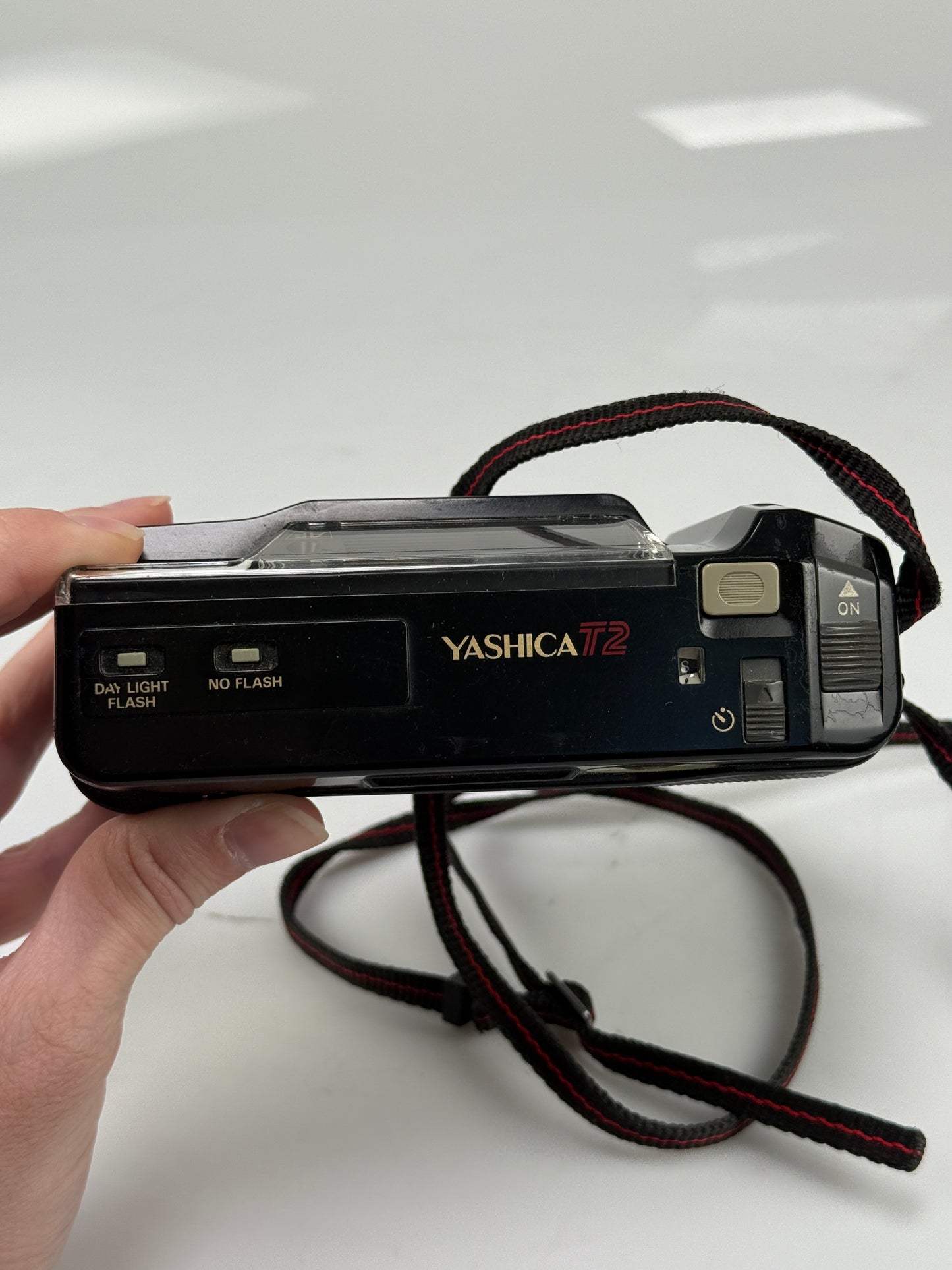 Yashica Kyocera T2 Point & Shoot Film Camera Zeiss Tessar T* 35mm f/3.5 Lens