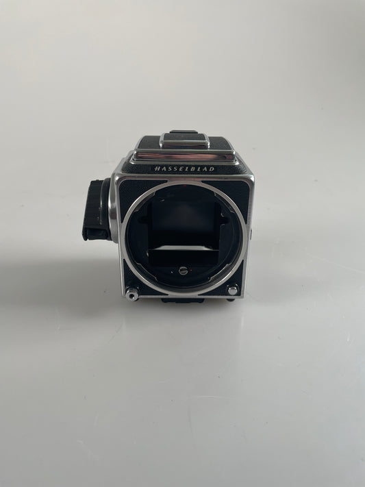 Hasselblad 501CM Medium Format Film Camera Body chrome, wlf waist level, acute focusing screen