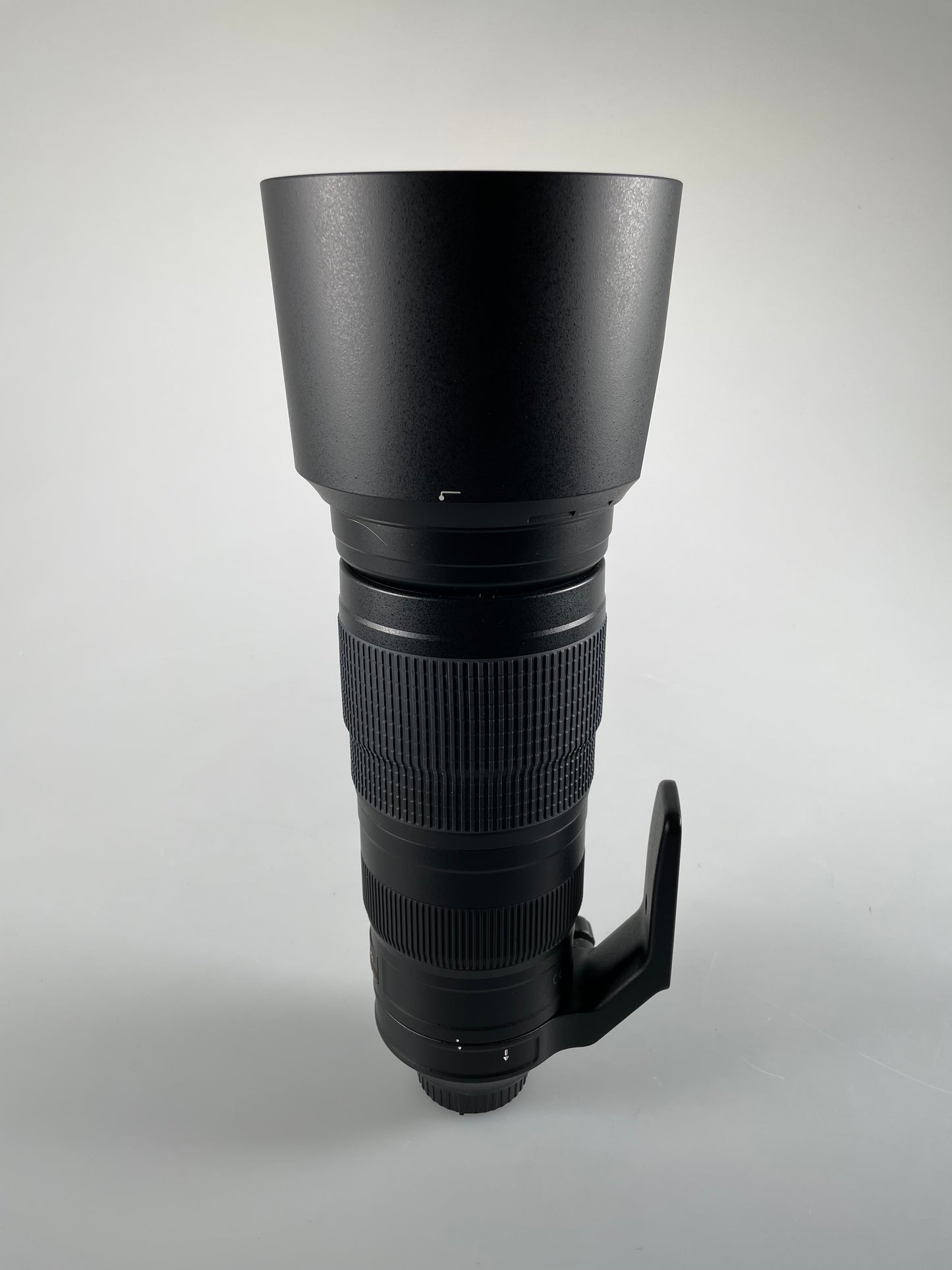 Nikon AF-S 200-500mm f5.6 E ED VR Lens + Hood