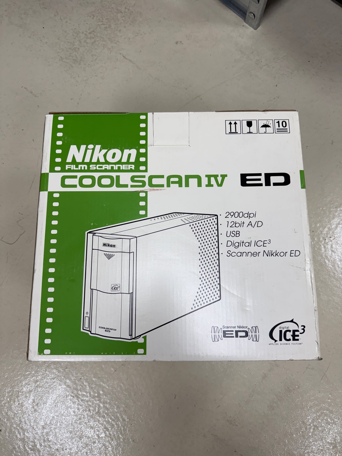 Nikon Coolscan IV ED Film Scanner original box