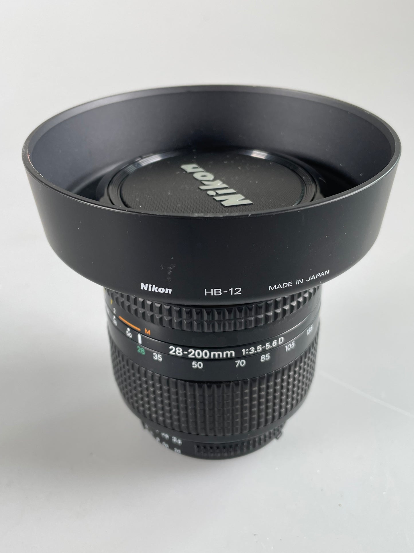 Nikon Zoom-NIKKOR 28-200mm f3.5-5.6 D IF AF Lens