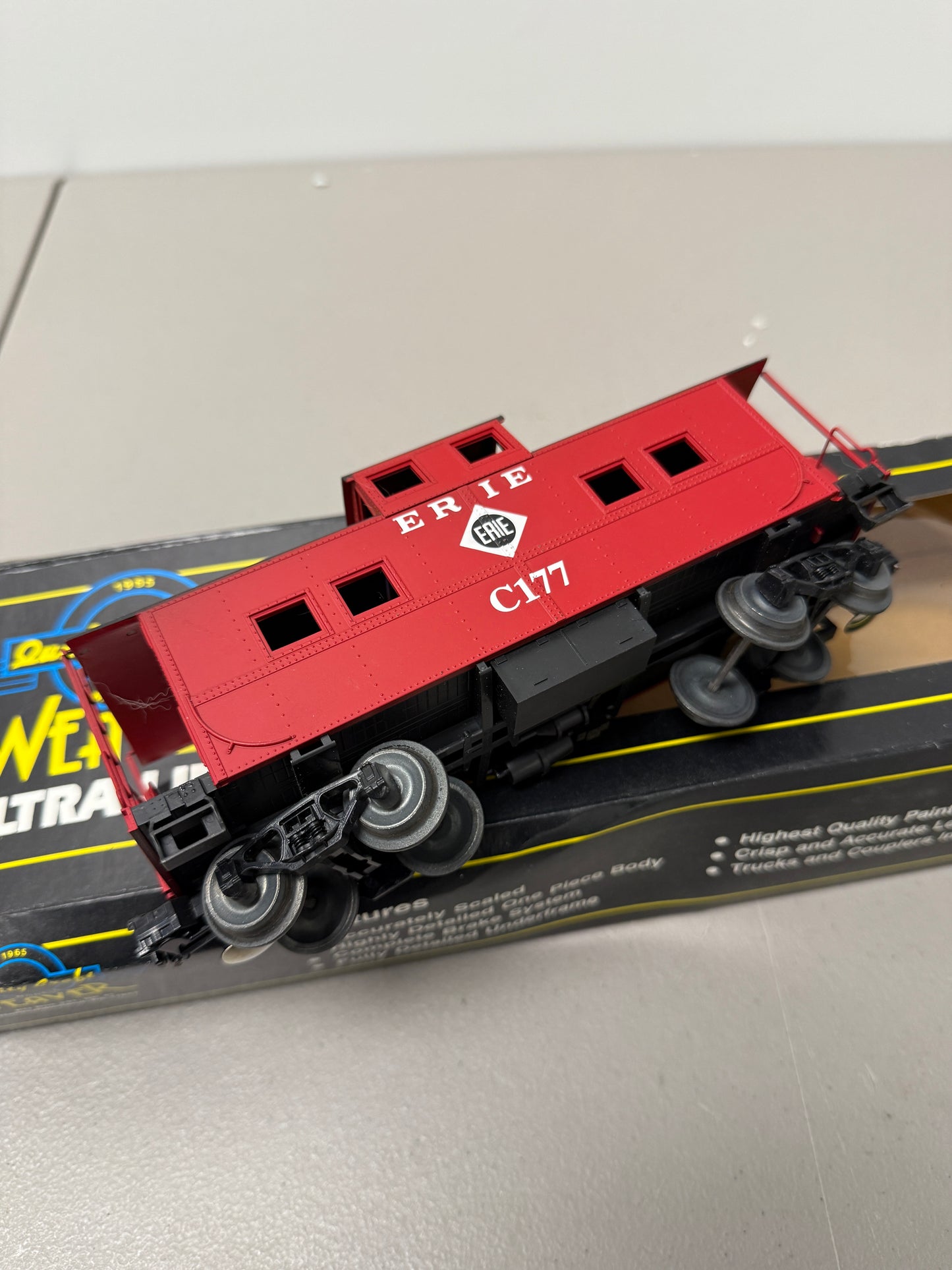 Weaver Ultra Line Erie Caboose C177 O Scale U2914 – Boxed