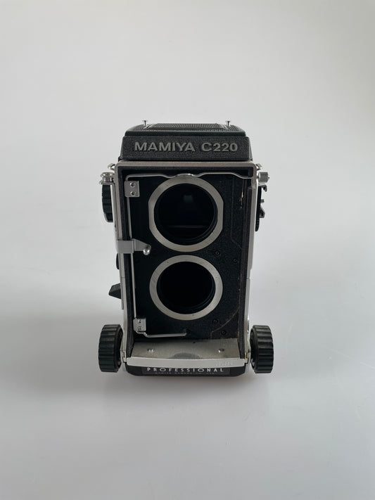 Mamiya C220 Pro TLR medium format Film camera body