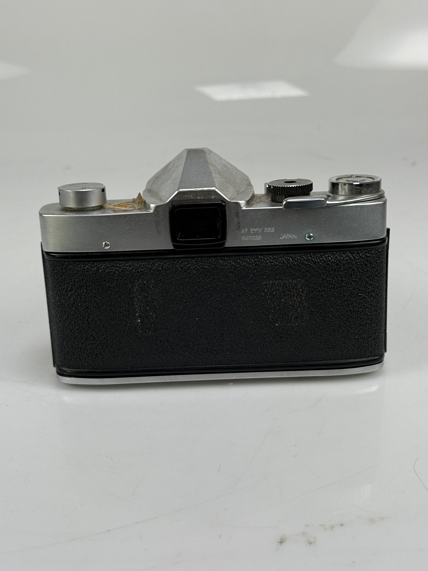 Wards SLR 500 w/ Tominon 5cm 50mm f2 Tomioka M-42 mount lens