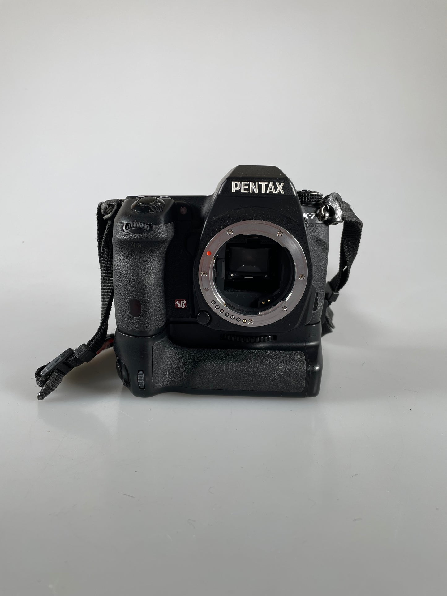 Pentax K-7 14.6 MP Digital SLR DSLR Camera Body with grip