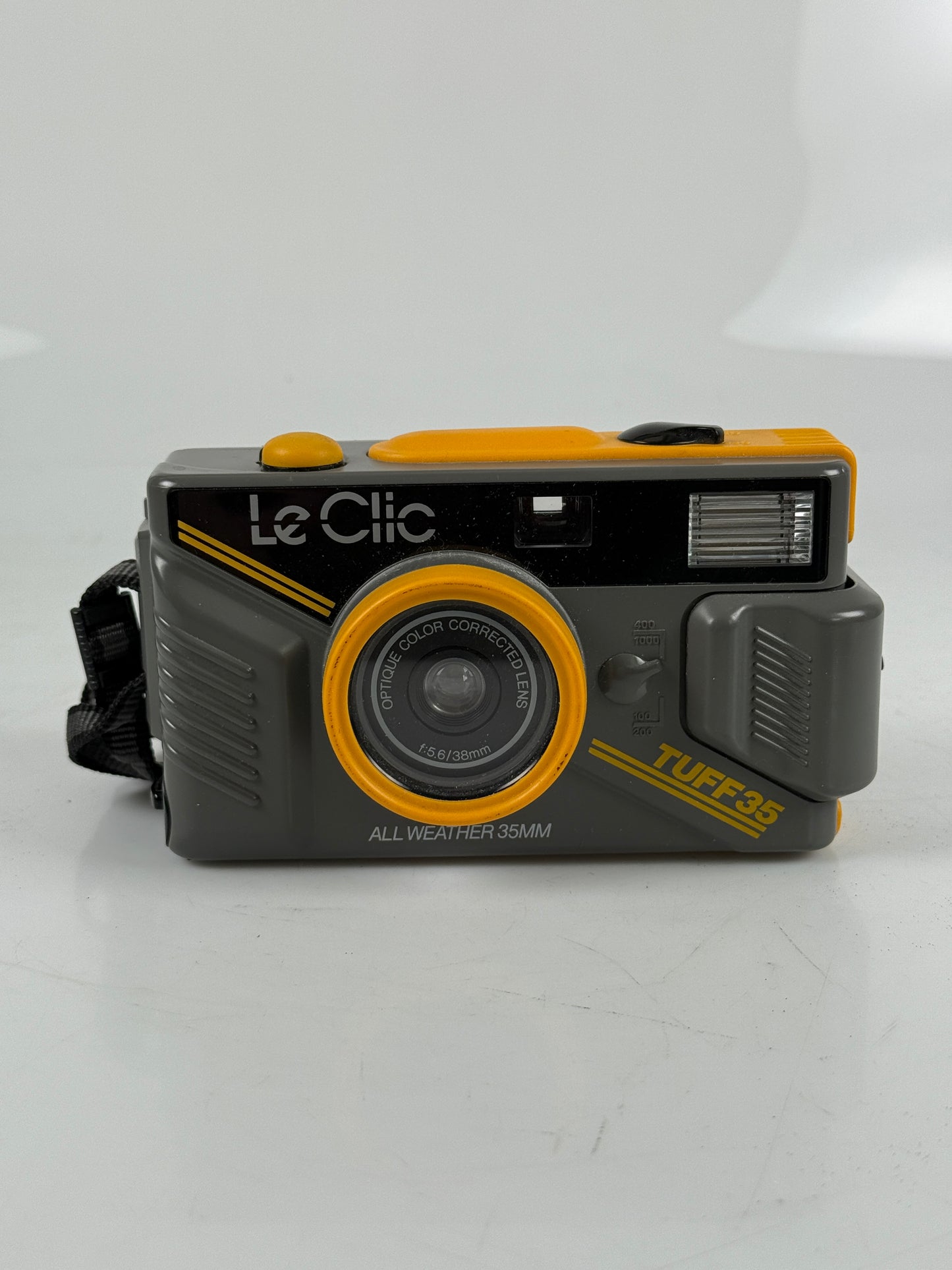 Vintage Le Clic Tuff 35mm Film 38mm f5.6 All Weather Camera