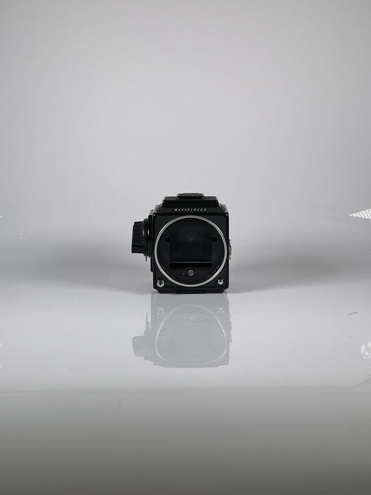 Hasselblad 501CM Film Camera Body Black, wlf waist level, acute matte split screen