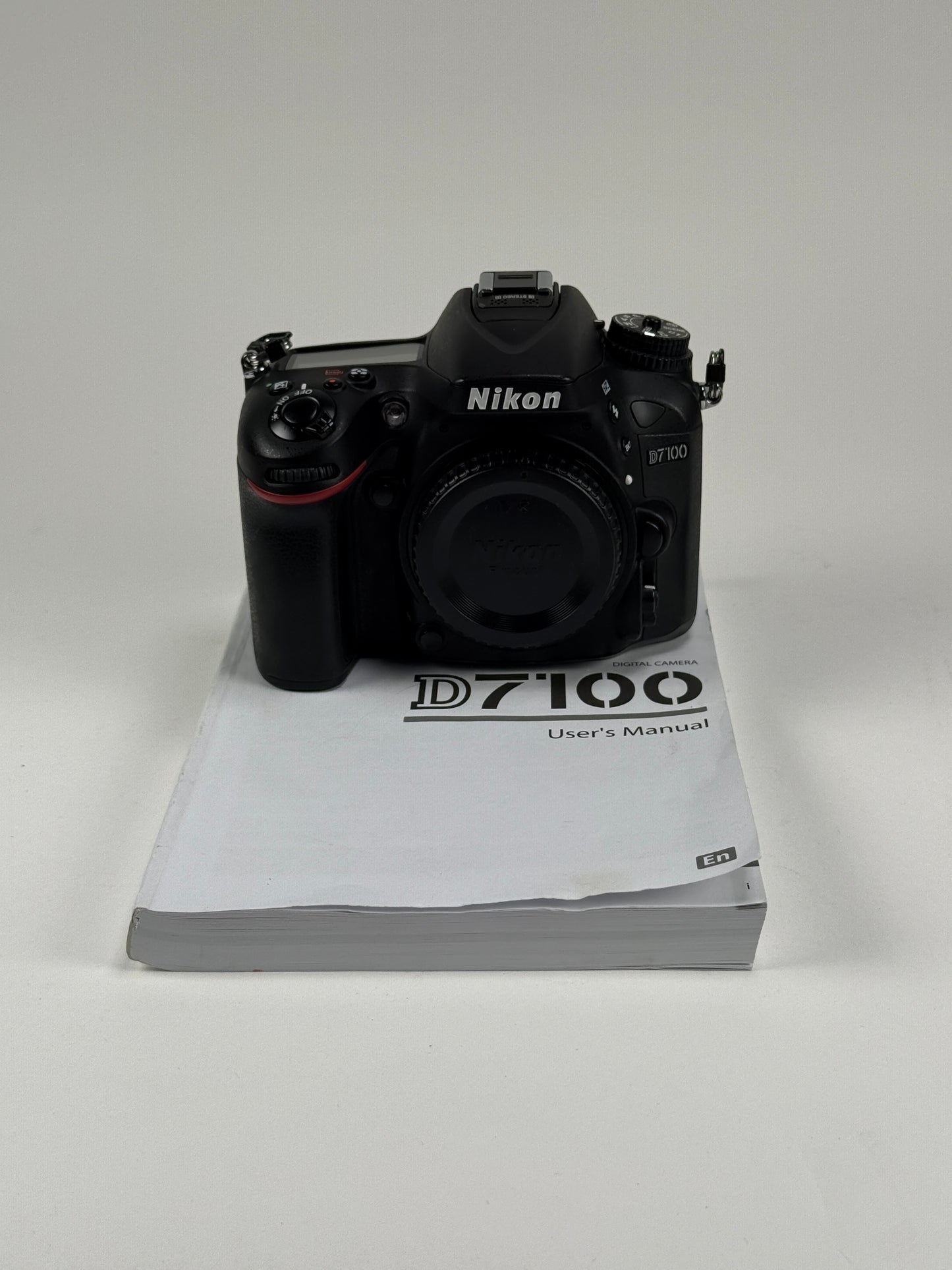 Nikon D7100 24.1MP Digital SLR Camera Body black