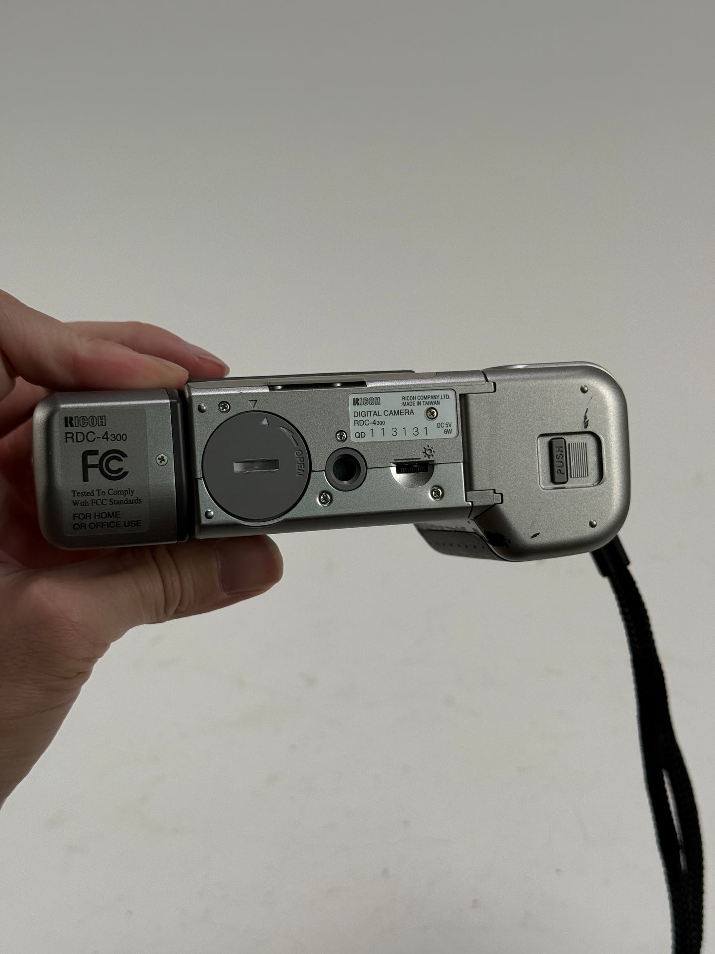 Ricoh RDC-4300 Digital Camera Silver Rotating Lens - TESTED WORKING w/ memory card